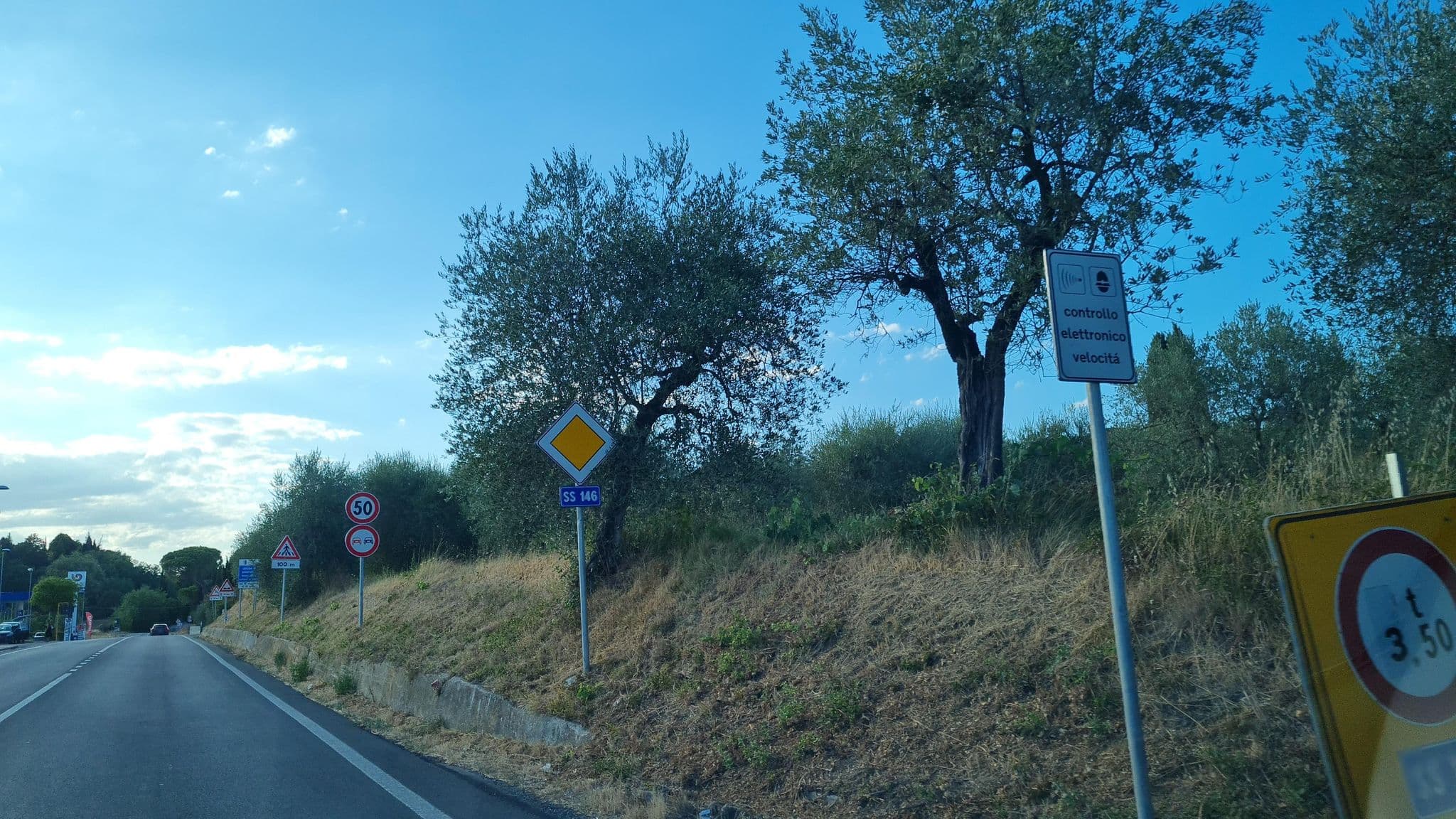 Street view near Hotel Ismaele, Sarteano — © laniuscollurio (CC BY-SA · Mapillary)