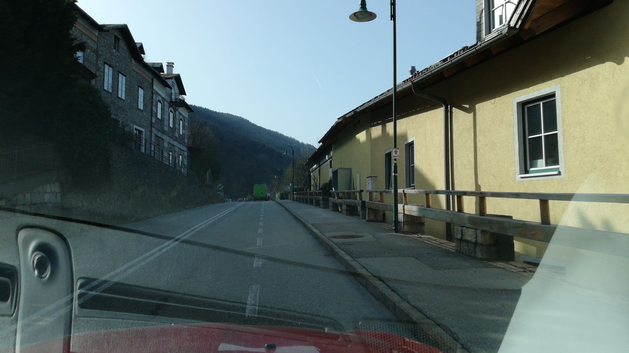 Street view near Das Traunsee, Traunkirchen — © gzin (CC BY-SA · Mapillary)