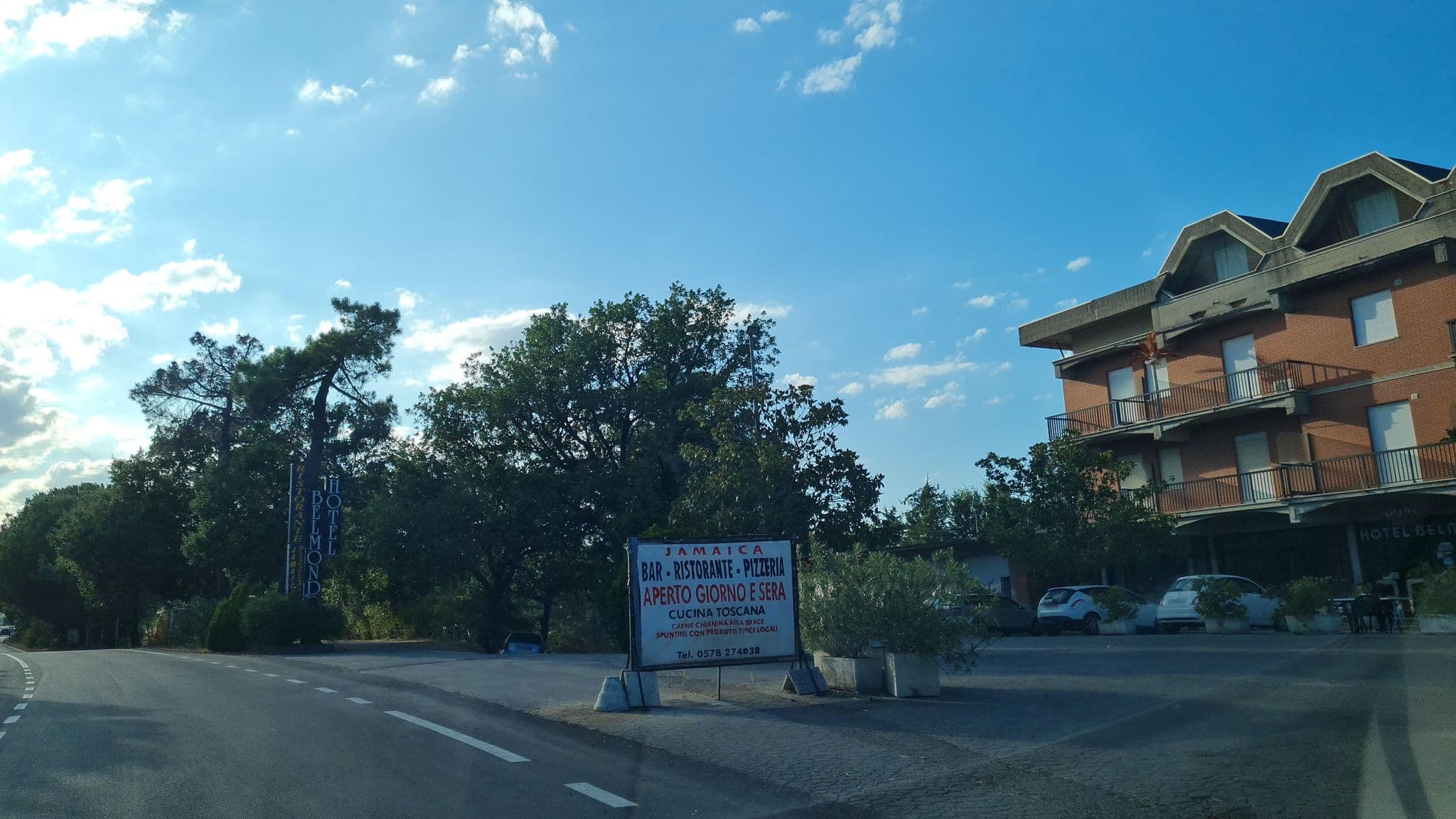 Street view near La Bussola Inn, Sarteano — © laniuscollurio (CC BY-SA · Mapillary)