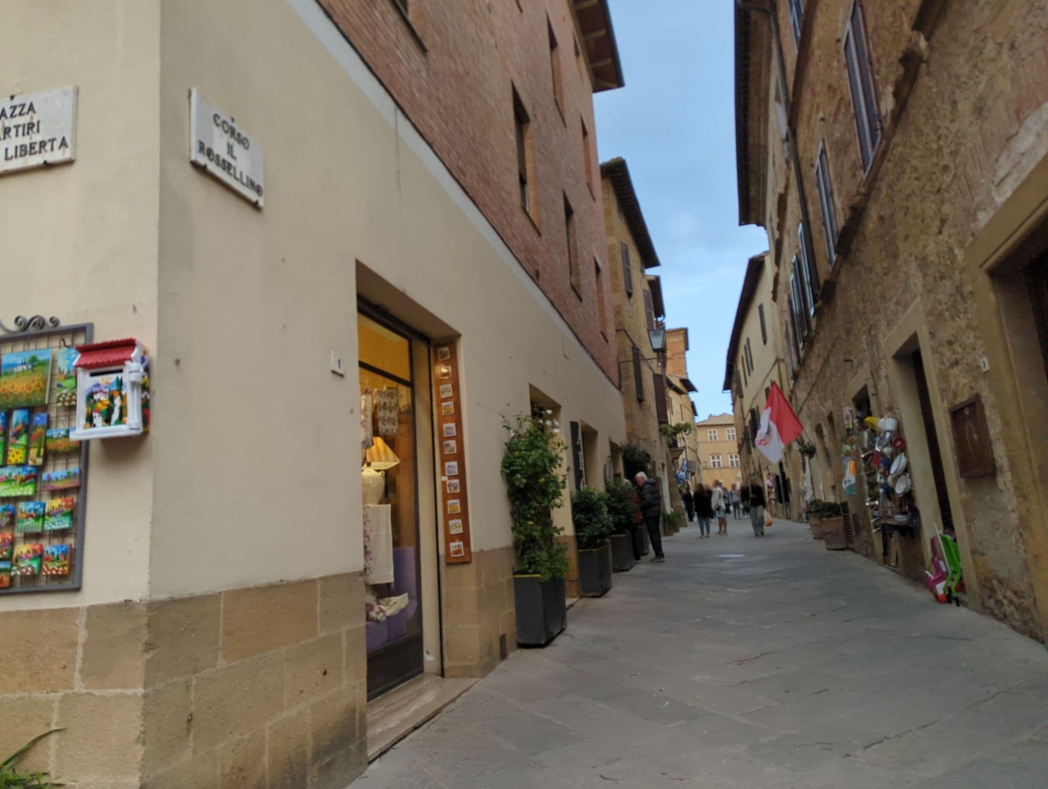 Street view near Appartamenti Il Leone, Pienza — © ente (CC BY-SA · Mapillary)