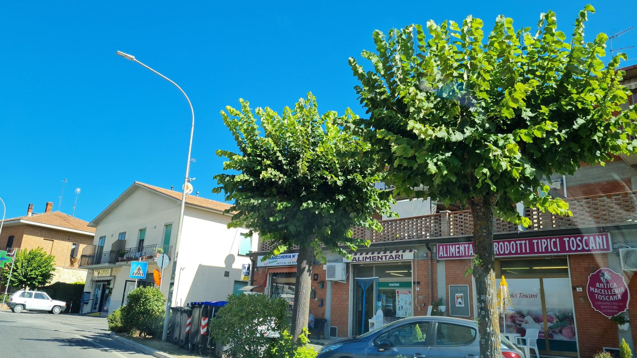 Street view near Farmhouse La Casella, Sant'Albino — © laniuscollurio (CC BY-SA · Mapillary)