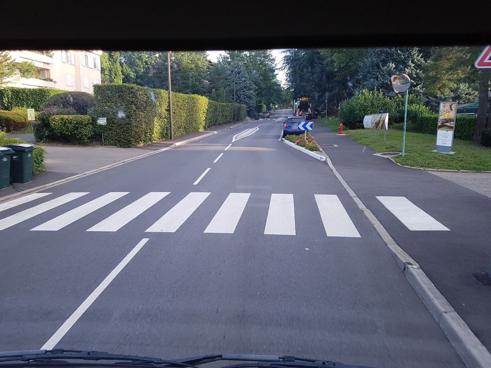Street view near Campanile Lyon Nord - Dardilly, Dardilly — © bernardvoyageur (CC BY-SA · Mapillary)