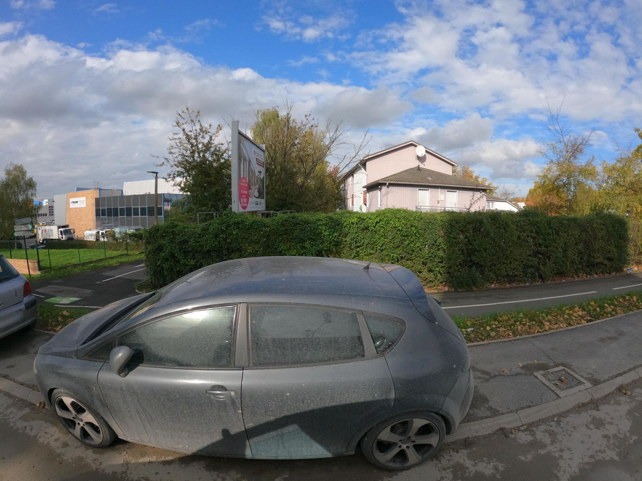Street view near Hôtel Balladins, Chelles — © stephanep (CC BY-SA · Mapillary)
