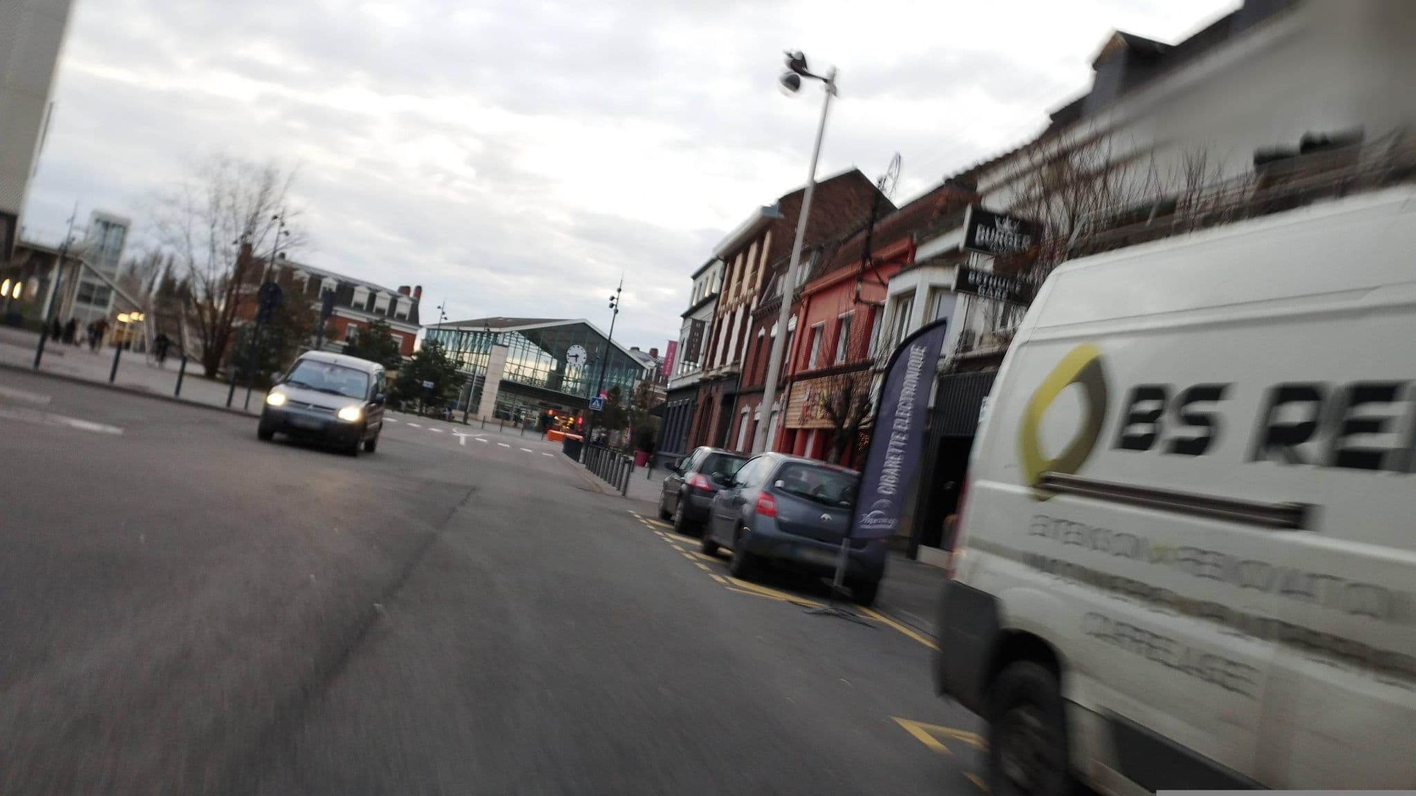 Street view near Hôtel Ibis, Béthune — © kritic (CC BY-SA · Mapillary)