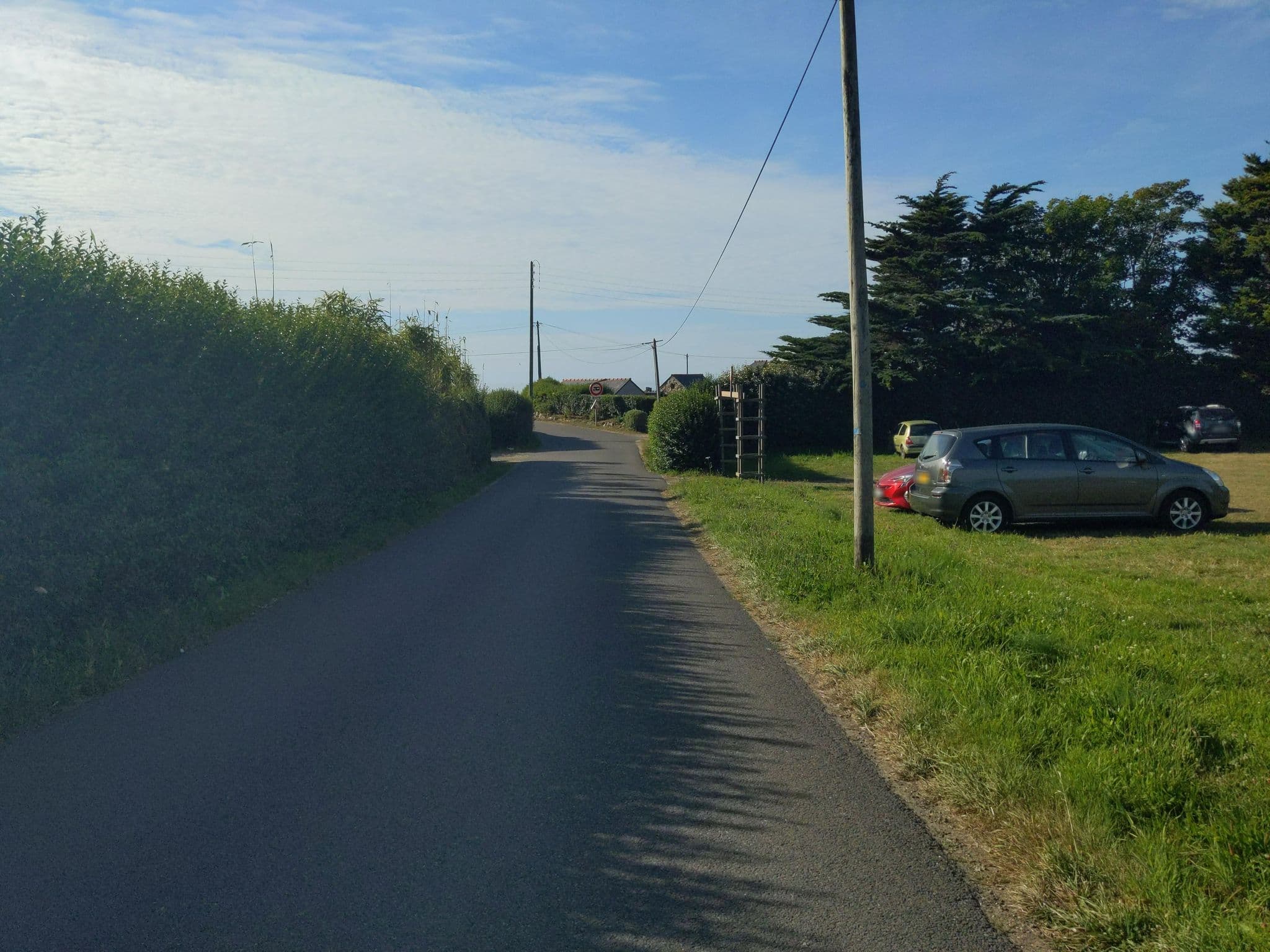 Street view near Aire de stationnement de Kermagen, Pleubian — © alixun (CC BY-SA · Mapillary)