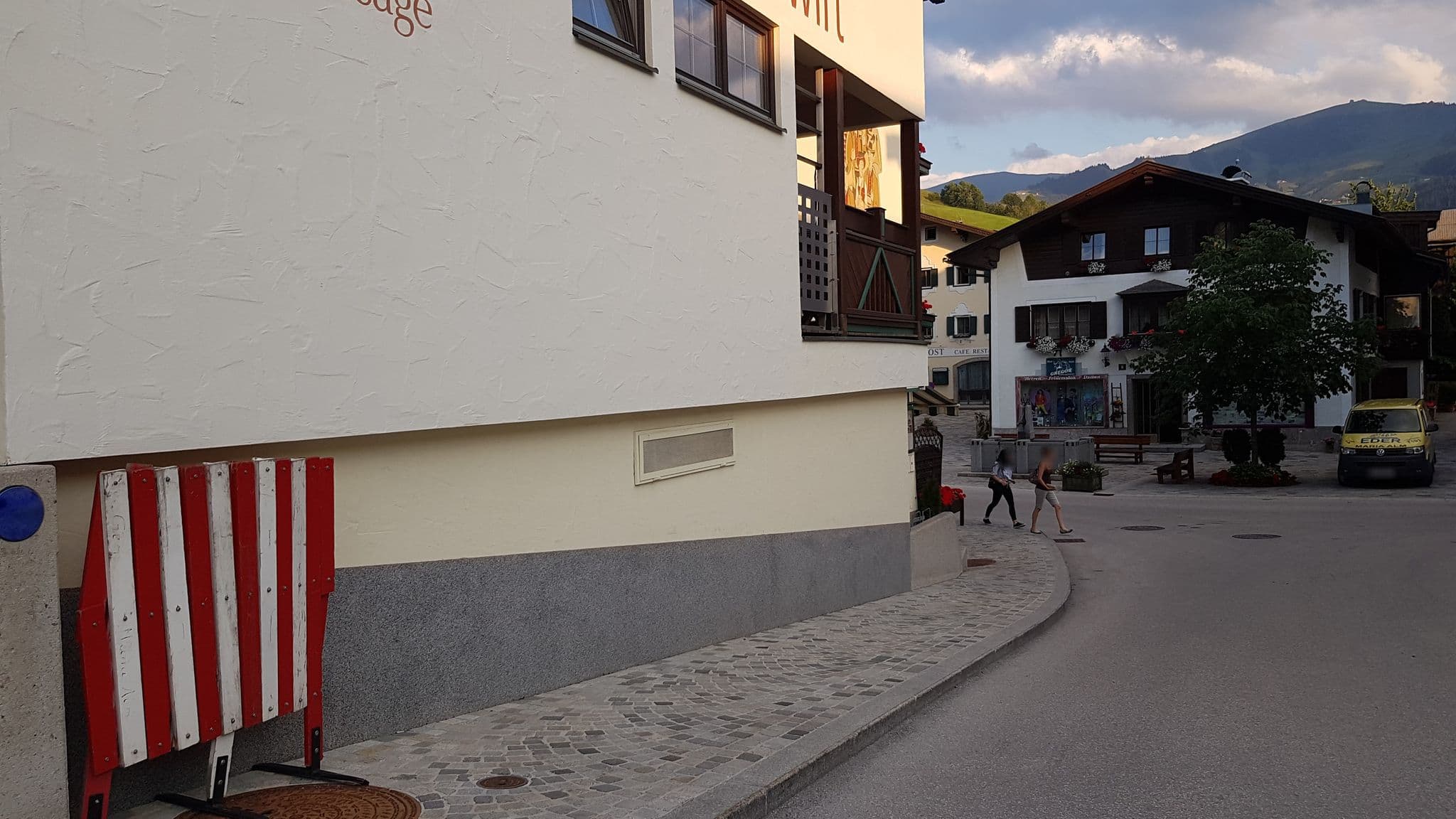 Street view near Moser Genuss Wirtshaus, Maria Alm am Steinernen Meer — © iszuser (CC BY-SA · Mapillary)