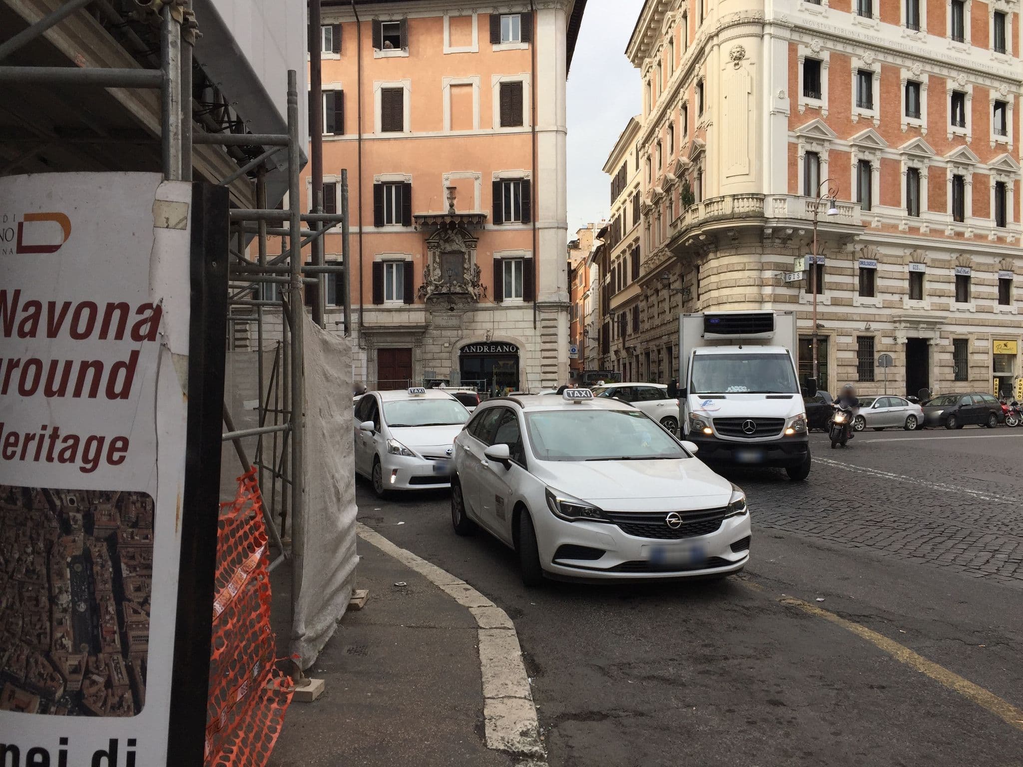 Street view near Navona Living Rome, Parione — © richlv (CC BY-SA · Mapillary)
