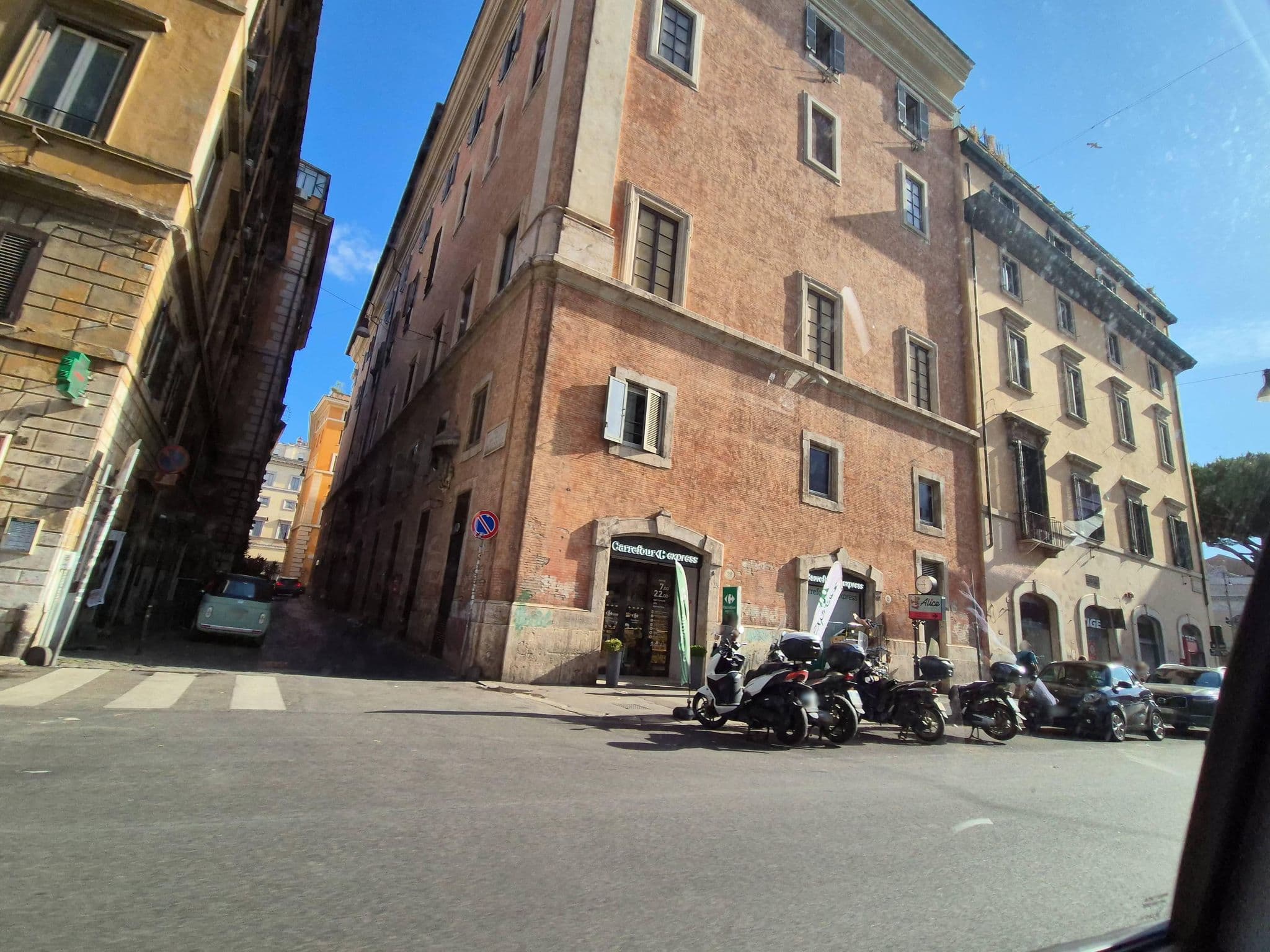 Street view near Navona Style, Sant'Eustachio — © omfg_notpr (CC BY-SA · Mapillary)