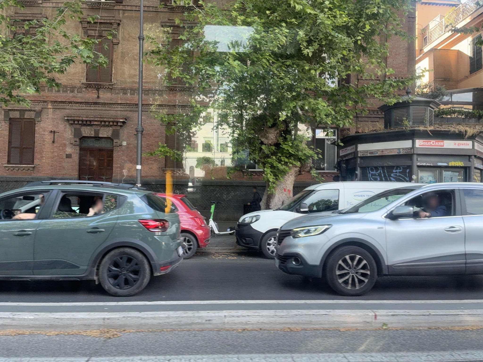 Street view near Relais Le Clarisse Hotel Rome, Trastevere — © panbauletto (CC BY-SA · Mapillary)