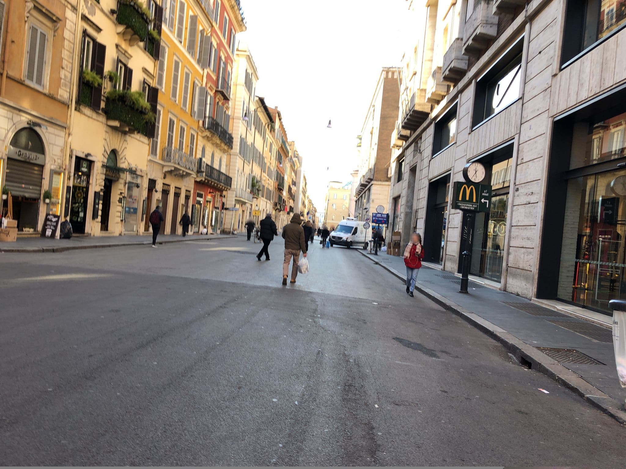 Street view near Vivaldi Luxury Rooms, Campo Marzio — © peterleth (CC BY-SA · Mapillary)