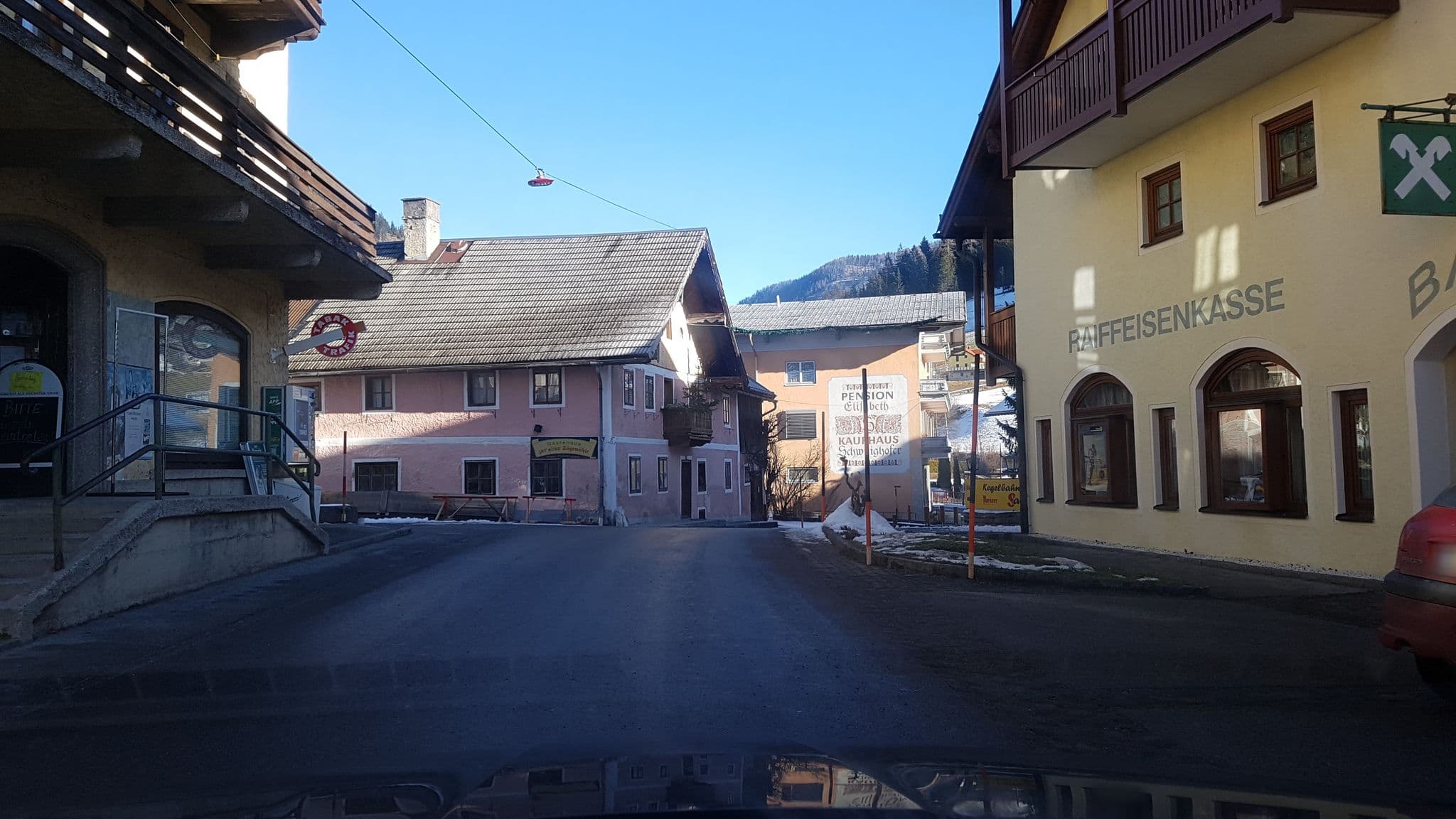 Street view near Kirchenwirt, Gosau — © schermy_at (CC BY-SA · Mapillary)