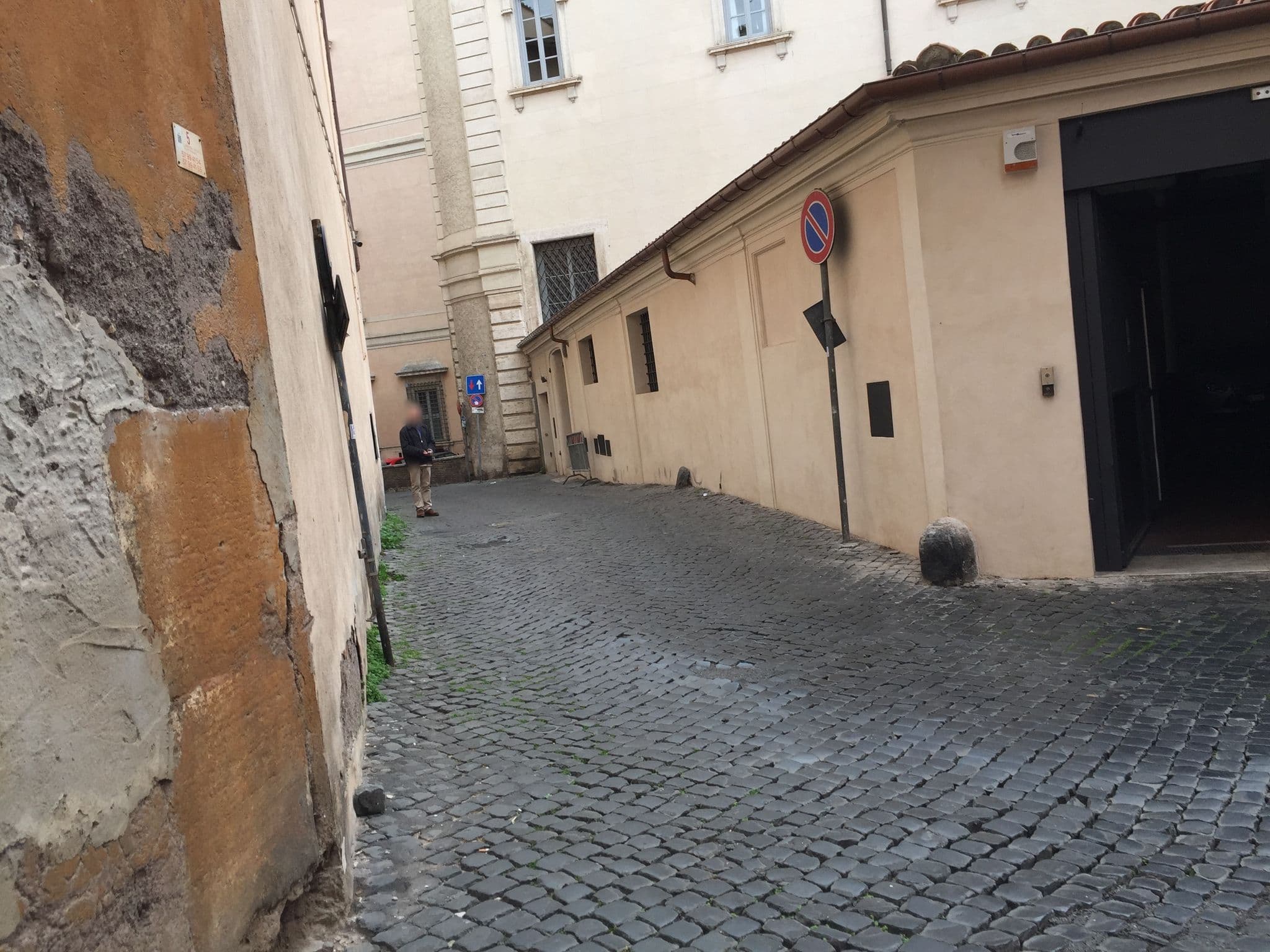 Street view near Appartamento Elsa, Sant'Eustachio — © richlv (CC BY-SA · Mapillary)