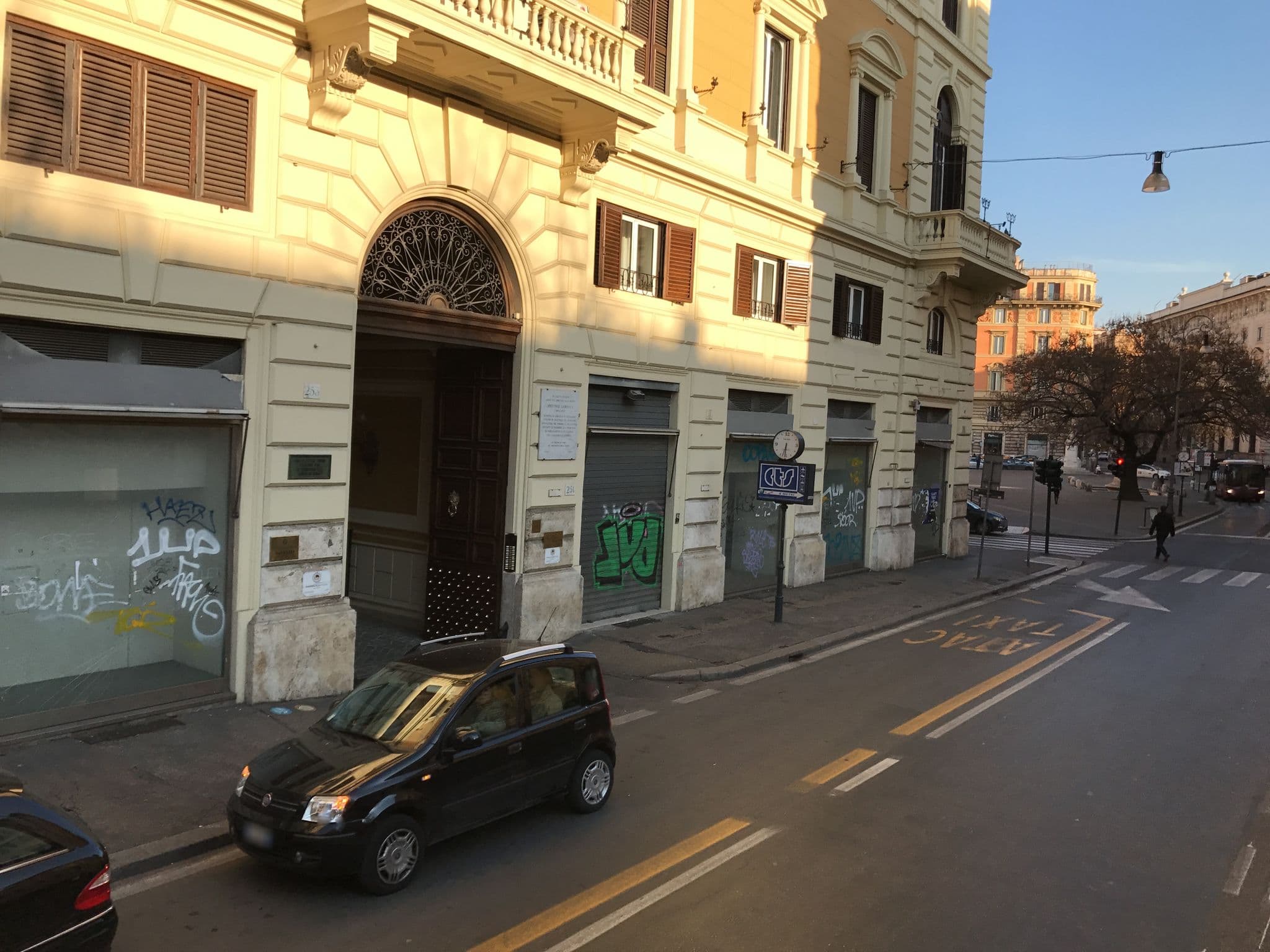 Street view near Navona King Suite Roma, Ponte — © fundacja_geolife (CC BY-SA · Mapillary)