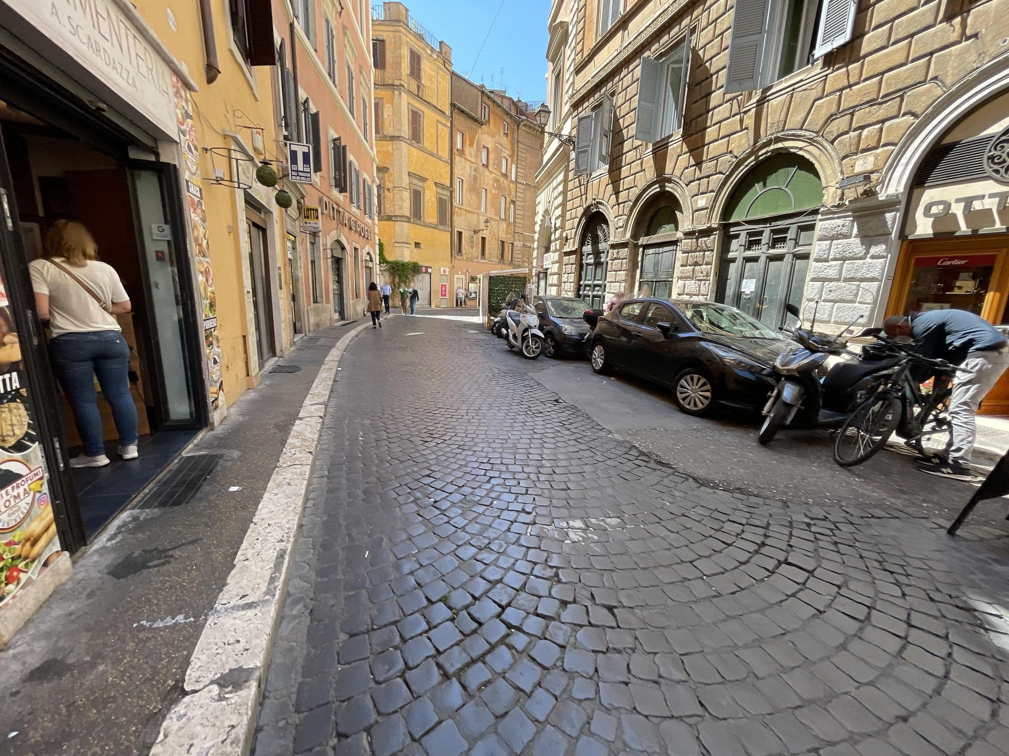 Street view near Appartemento Pantheon, Sant'Eustachio — © filipb (CC BY-SA · Mapillary)