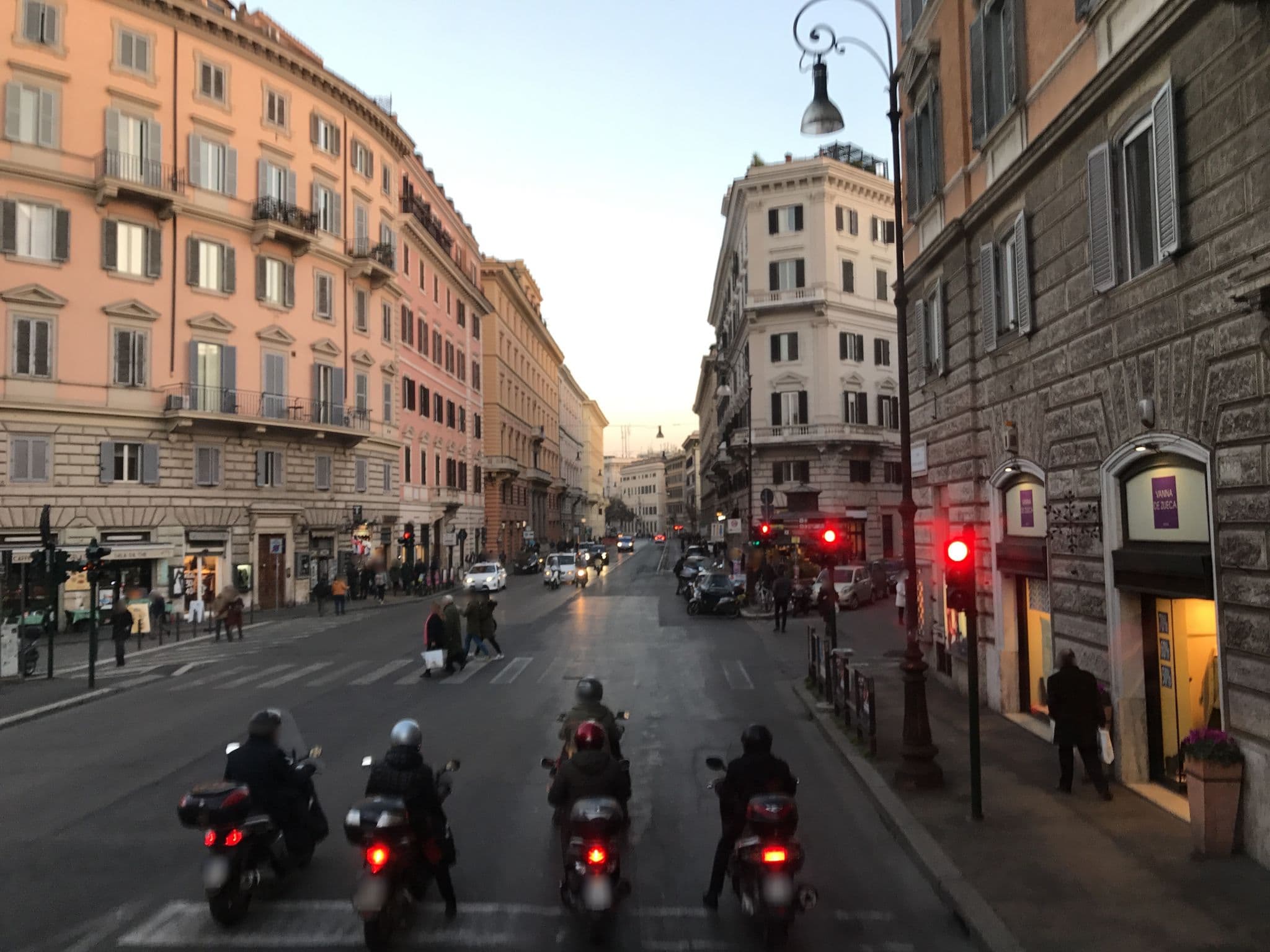 Street view near Corso Vittorio 308 B&B, Ponte — © fundacja_geolife (CC BY-SA · Mapillary)