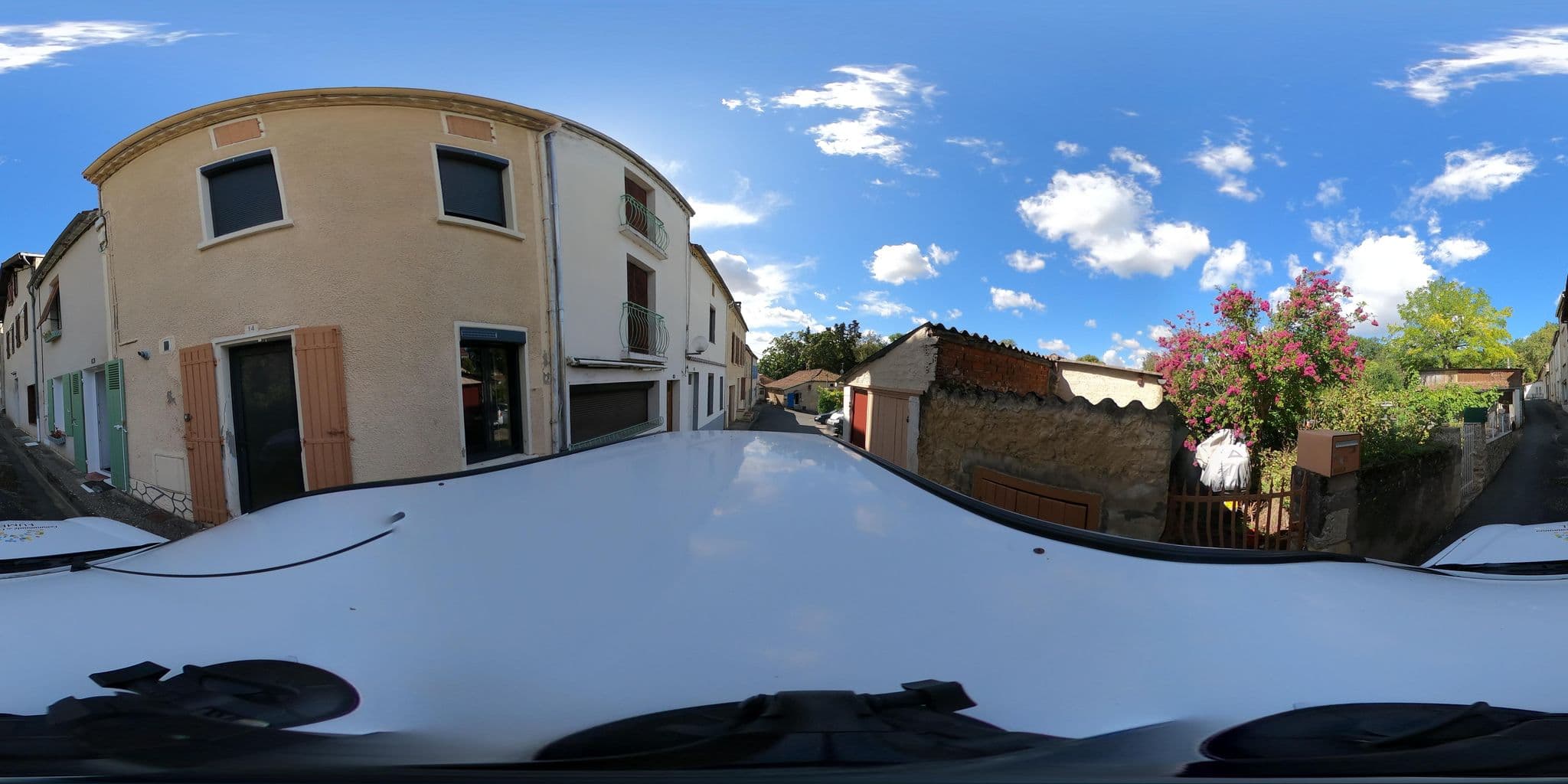 Street view near Aire de camping-car de Fumel, Fumel — © Vayssieres (CC BY-SA · Mapillary)