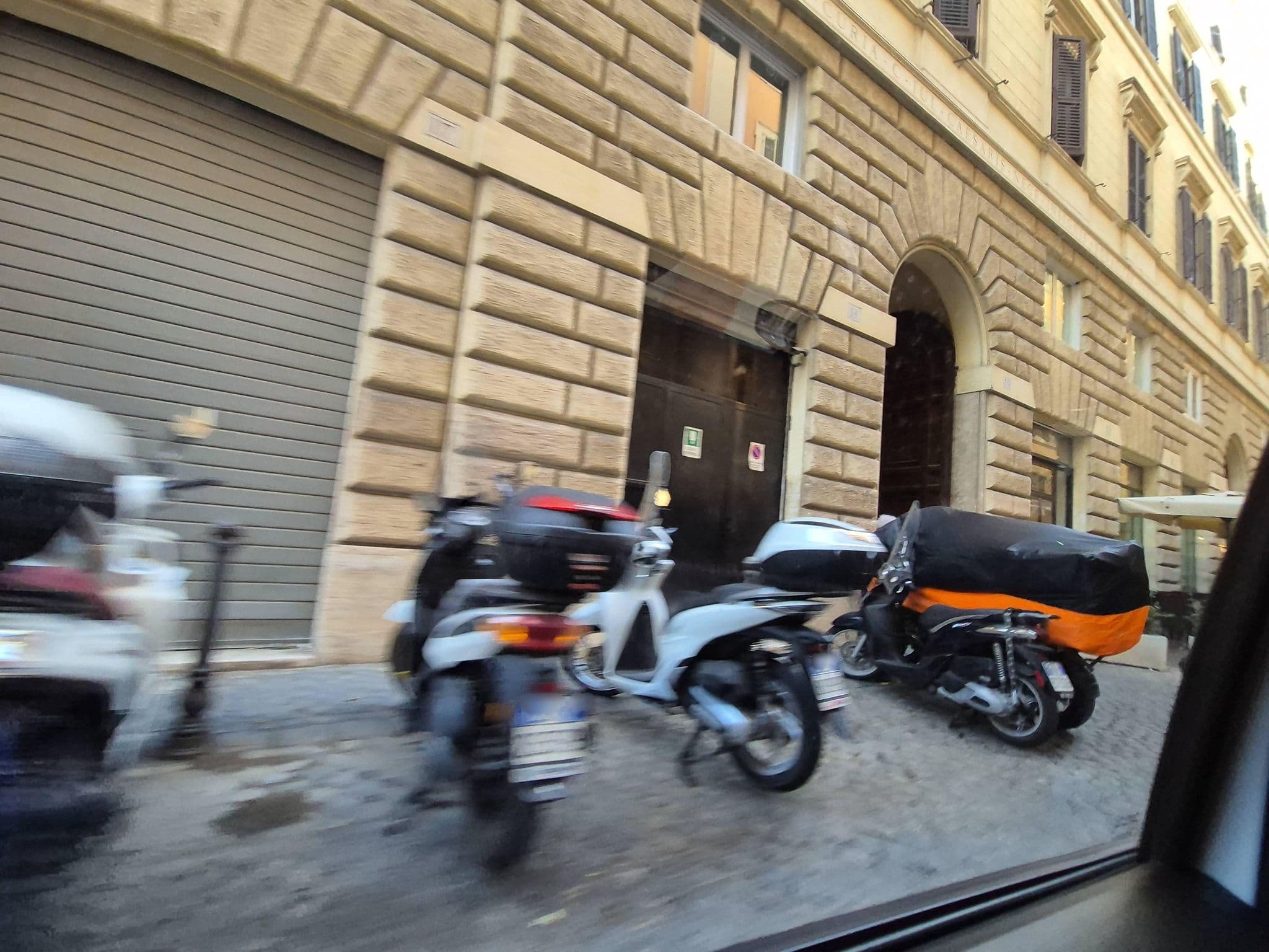 Street view near Apartment Via Farina, Parione — © omfg_notpr (CC BY-SA · Mapillary)