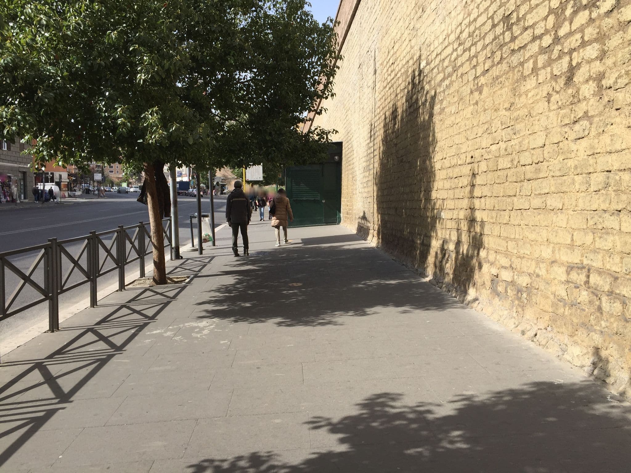 Street view near Innside Rome, Borgo — © richlv (CC BY-SA · Mapillary)