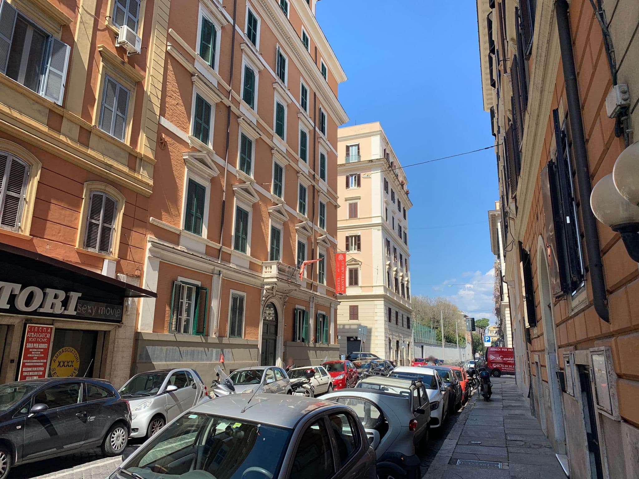 Street view near Capitolina Inn, Castro Pretorio — © tordans (CC BY-SA · Mapillary)