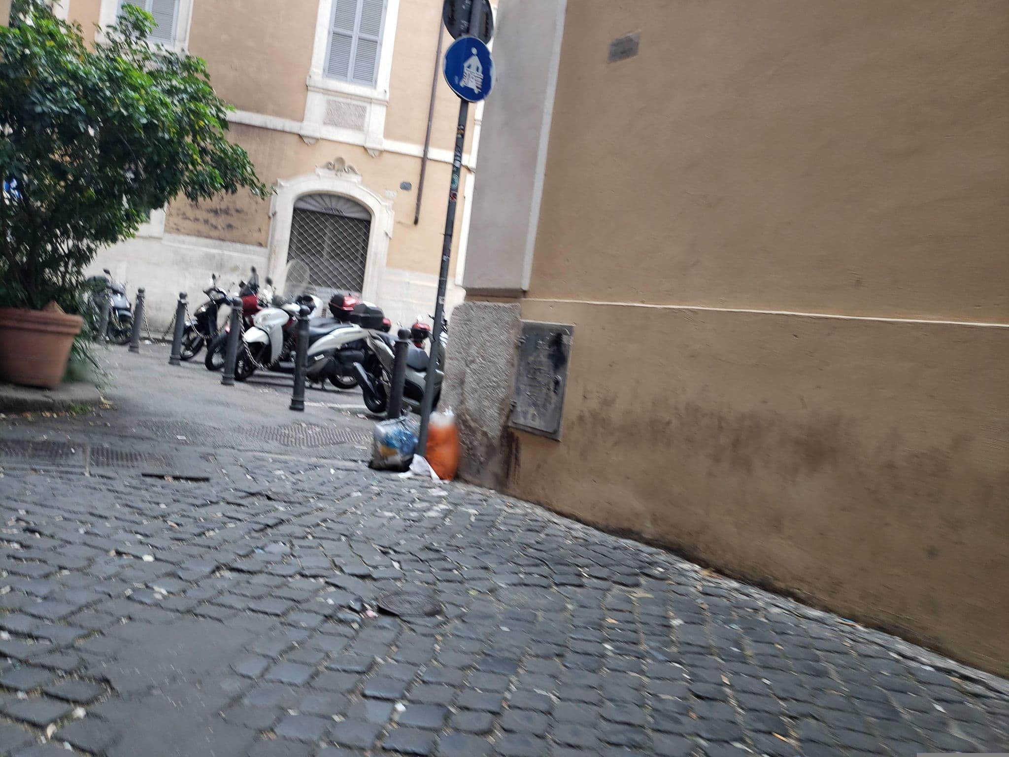 Street view near Pantheon Family Romantic Suite, Sant'Eustachio — © mapfool (CC BY-SA · Mapillary)