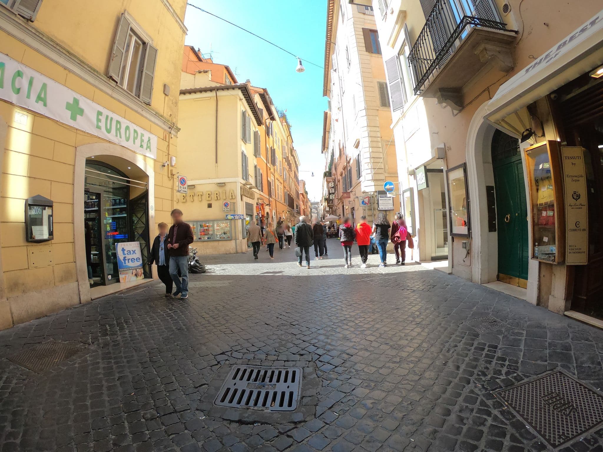 Street view near Hotel Mario de' Fiori 37, Campo Marzio — © richlv (CC BY-SA · Mapillary)