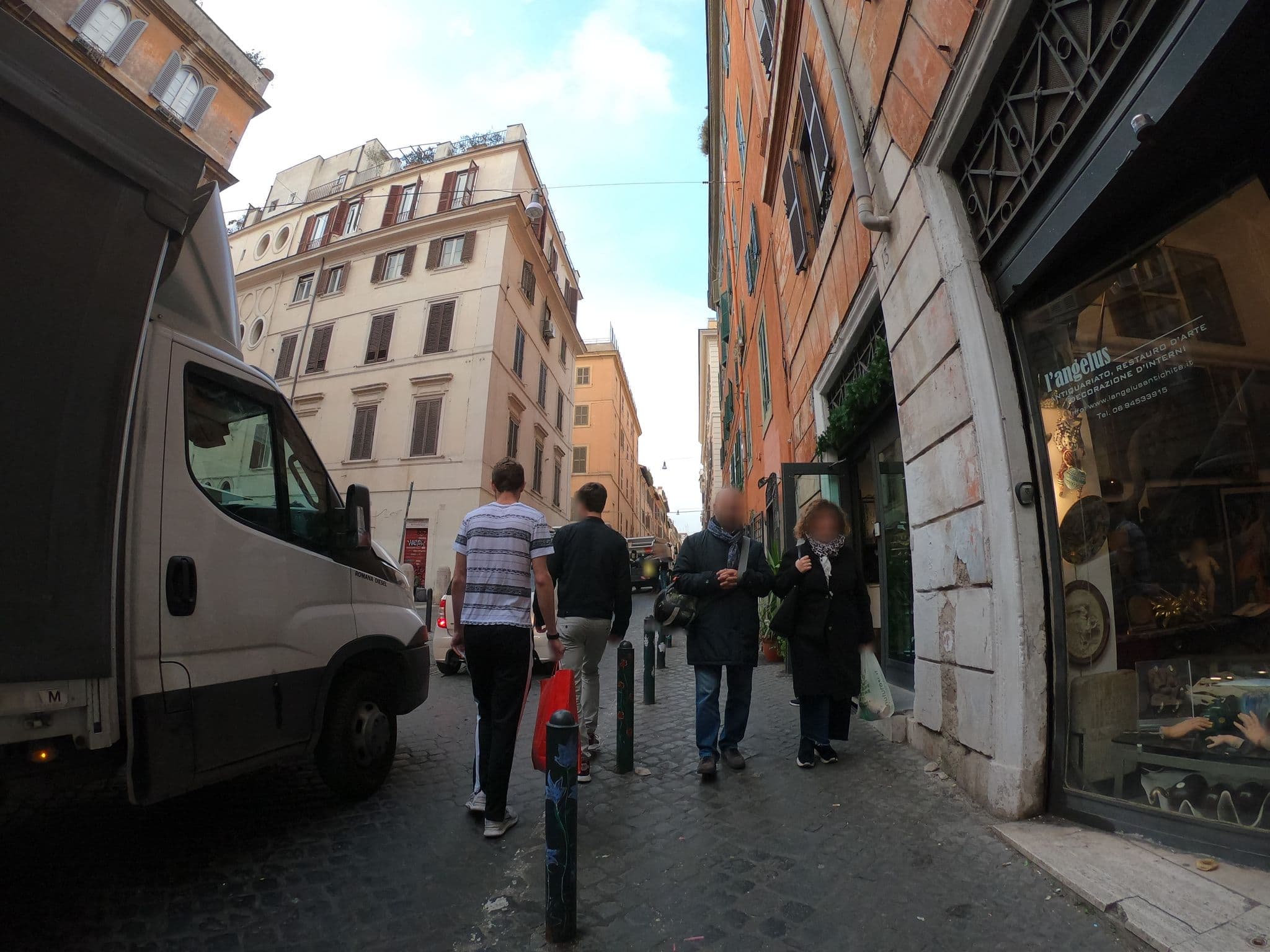 Street view near Catholic Sisters Of St. Anne's Convent Hotel, Pigna — © richlv (CC BY-SA · Mapillary)