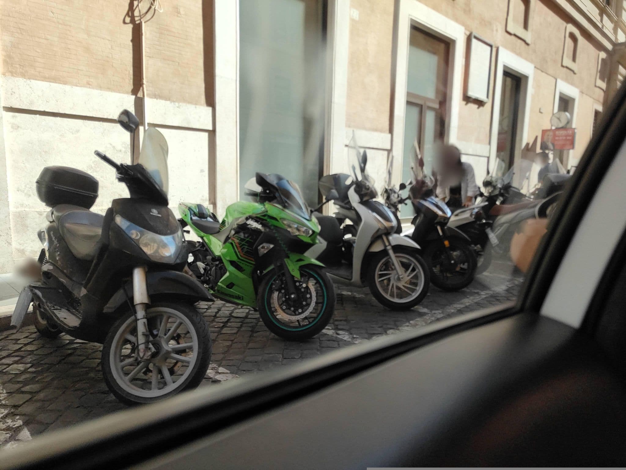 Street view near Hotel Parlamento, Sant'Eustachio — © omfg_notpr (CC BY-SA · Mapillary)