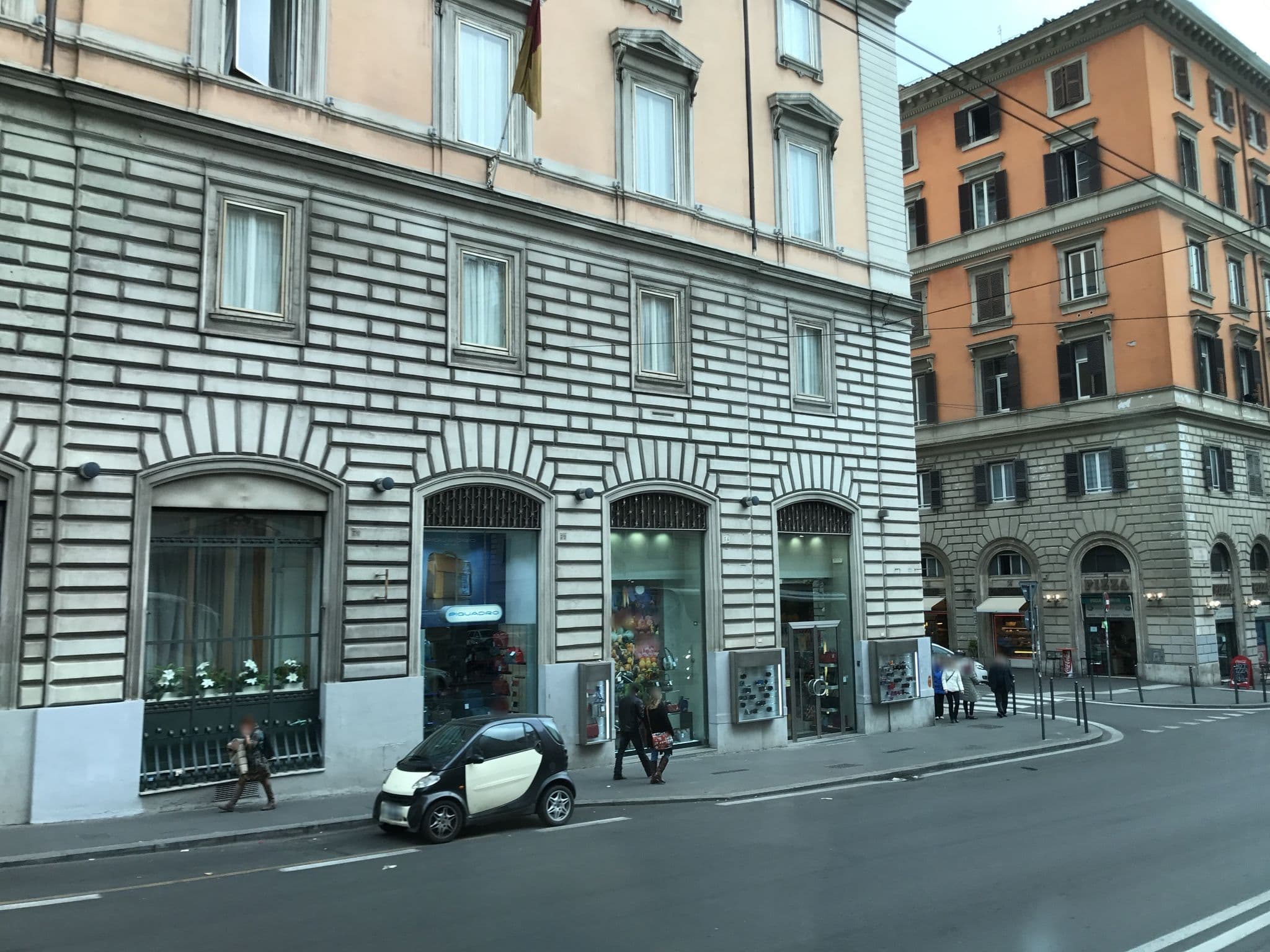 Street view near Breakfast Room, Monti — © fundacja_geolife (CC BY-SA · Mapillary)