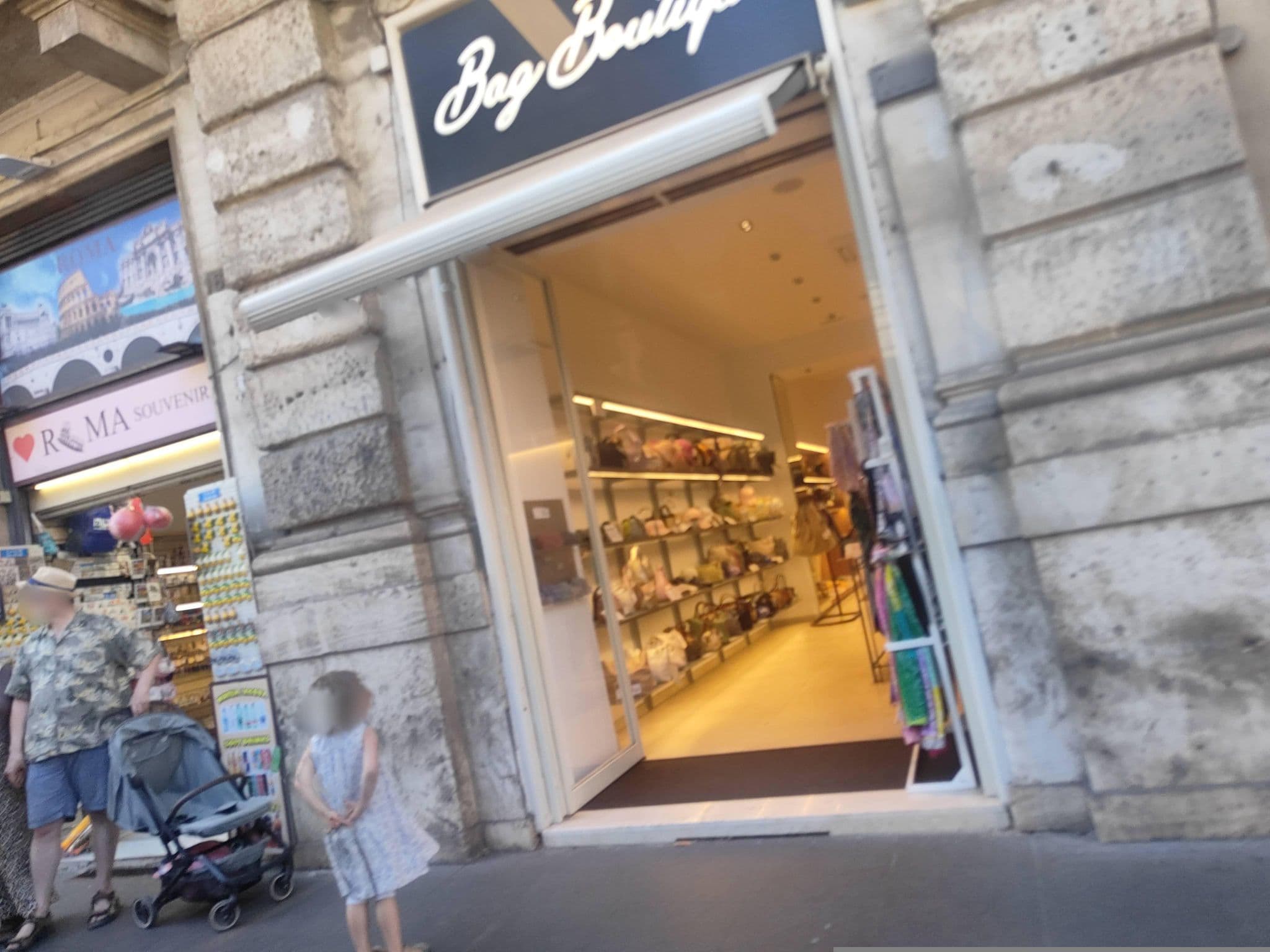 Street view near Giardino Hotel Rome, Pigna — © omfg_notpr (CC BY-SA · Mapillary)