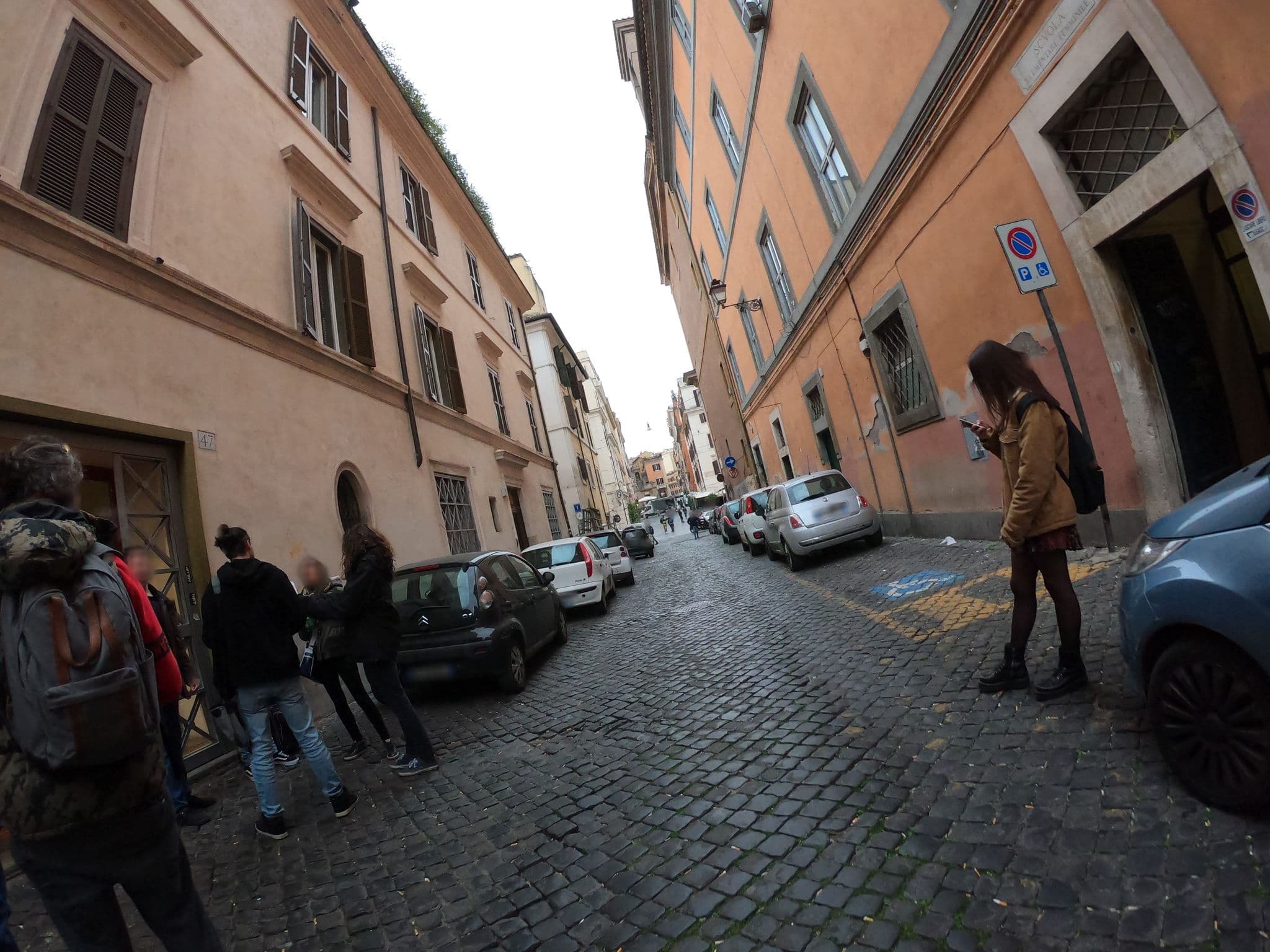 Street view near iRooms Forum & Colosseum, Pigna — © richlv (CC BY-SA · Mapillary)