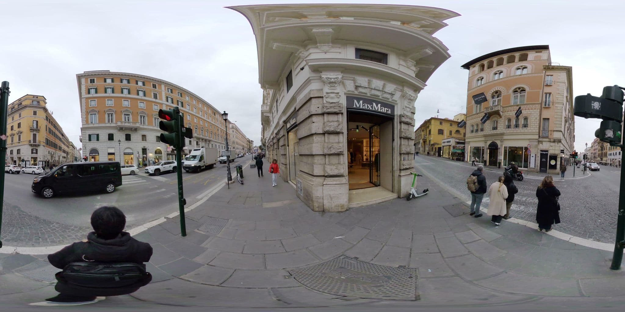 Street view near Room 230 Luxury Suites Roma, Ludovisi — © akiyoshiii213 (CC BY-SA · Mapillary)