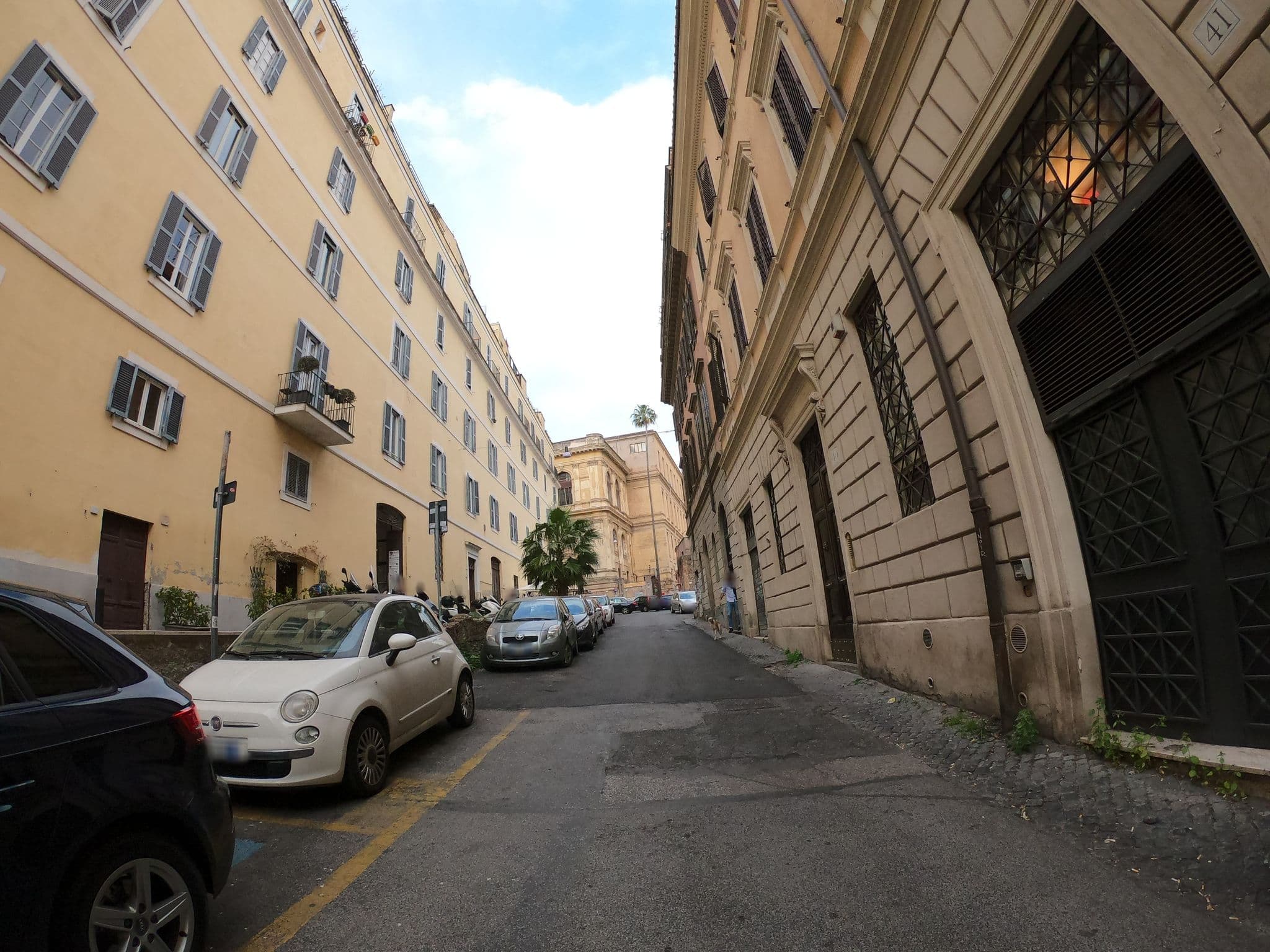 Street view near Colosseum's Courtyard, Monti — © richlv (CC BY-SA · Mapillary)