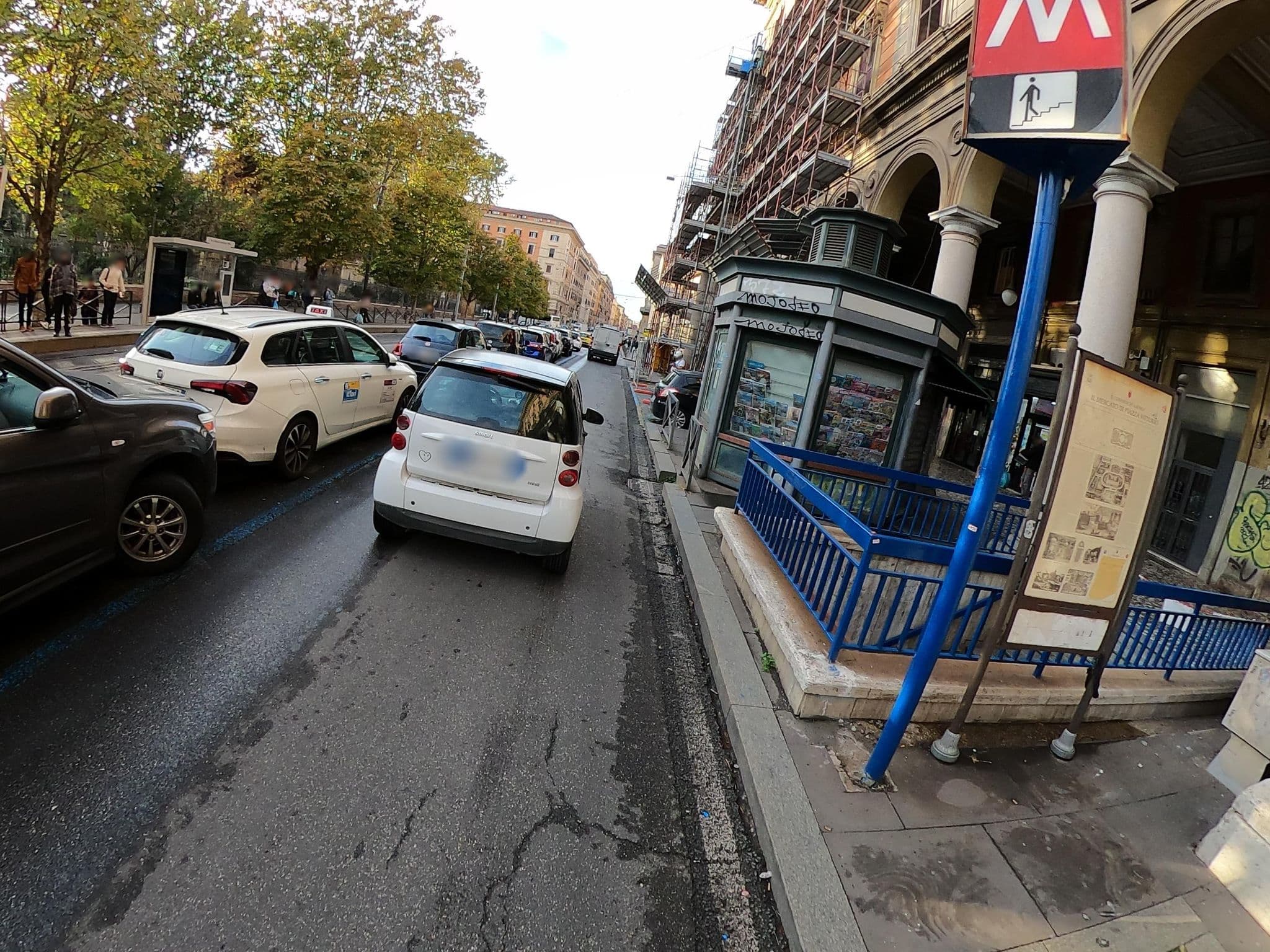 Street view near Ave Popolo, Monti — © alesarrett (CC BY-SA · Mapillary)