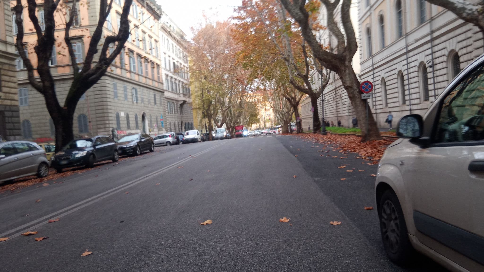 Street view near Sunmoon Hotel, Castro Pretorio — © alesarrett (CC BY-SA · Mapillary)