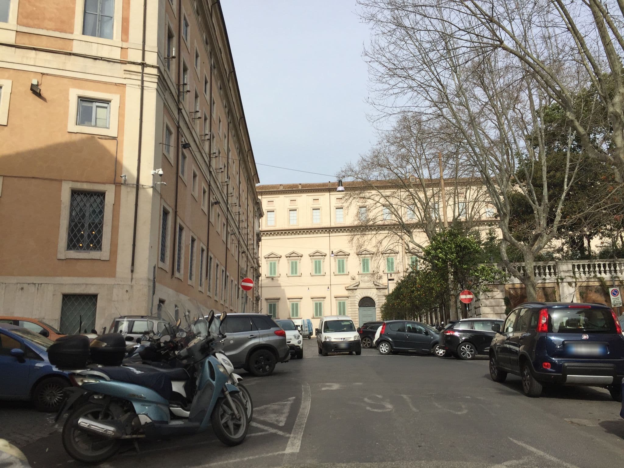 Street view near Villa Spalletti Trivelli, Pigna — © richlv (CC BY-SA · Mapillary)