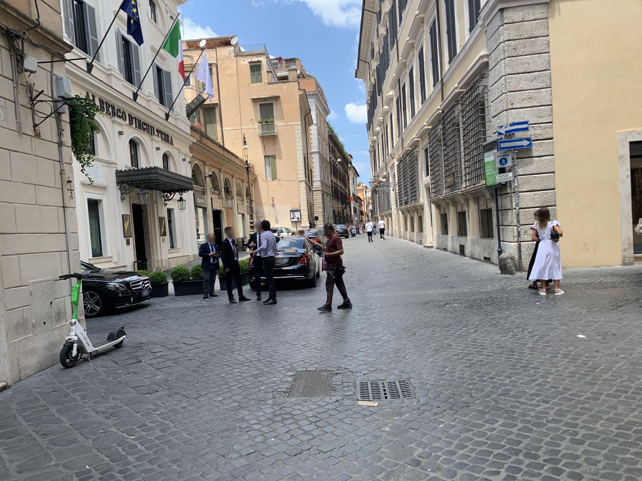 Street view near Albergo D’inghiilterra, Sant'Eustachio — © robot8a (CC BY-SA · Mapillary)