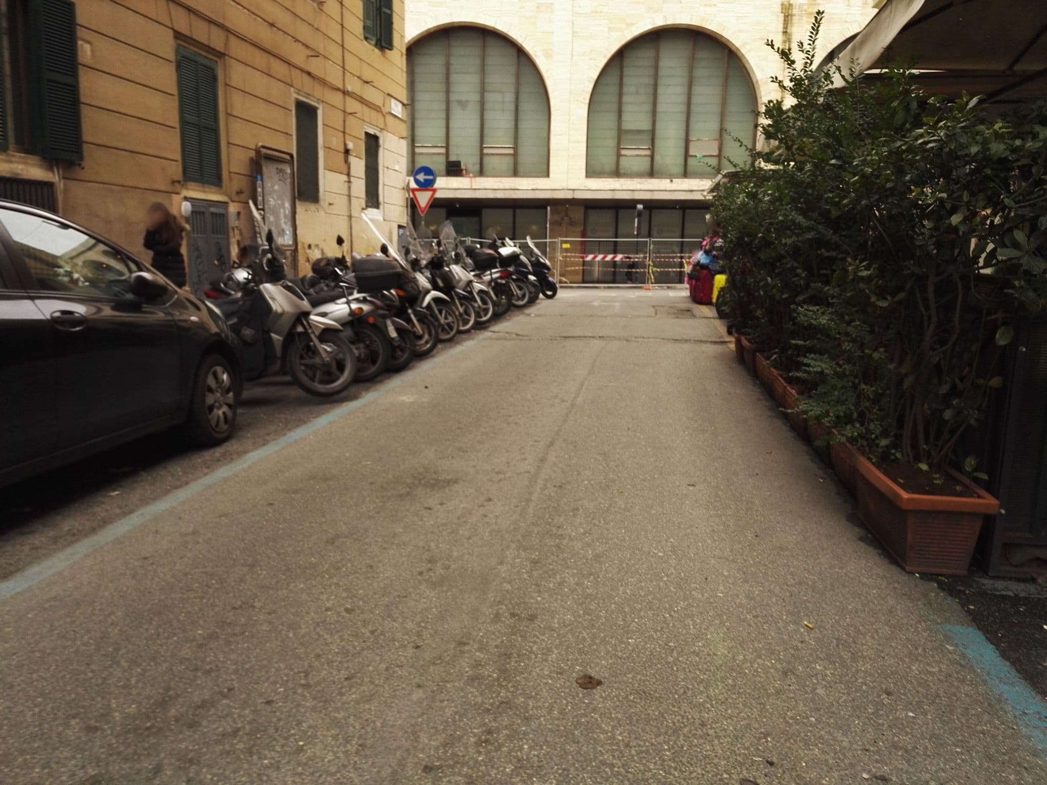Street view near Domus Aurora, Castro Pretorio — © marcuscalabresus (CC BY-SA · Mapillary)
