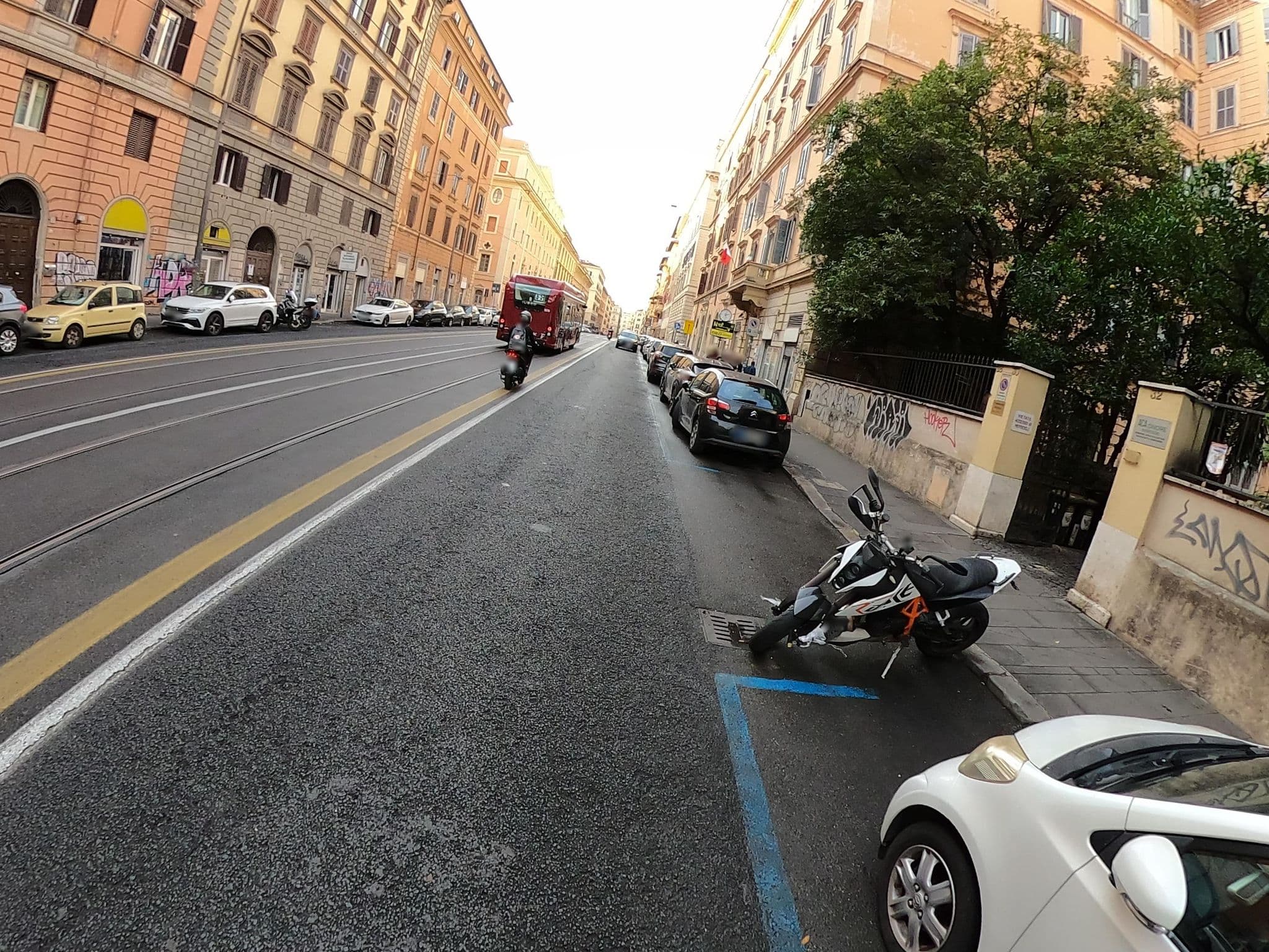 Street view near Le Suite di Napoleone, Monti — © alesarrett (CC BY-SA · Mapillary)