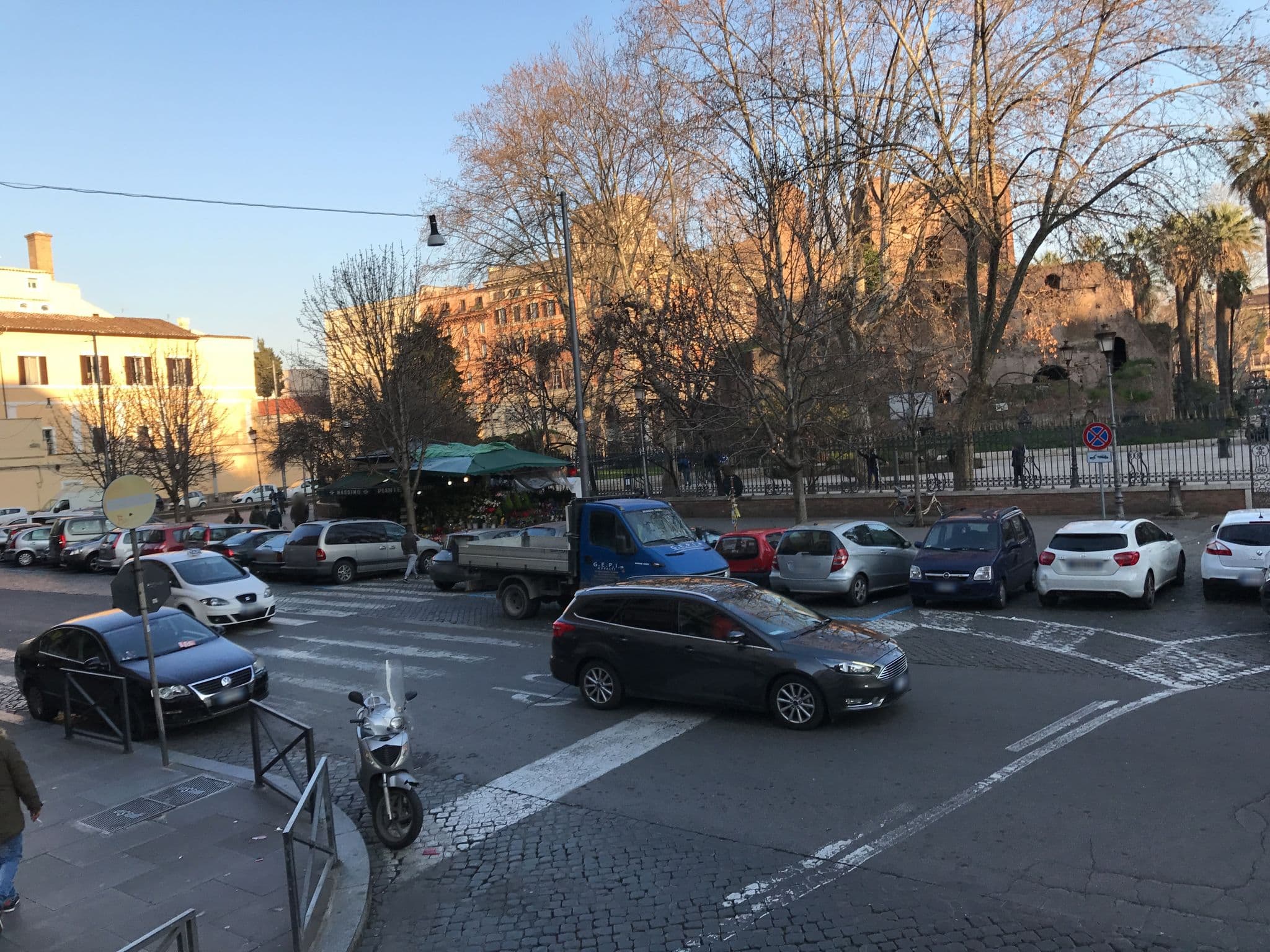 Street view near bbcitymood, Monti — © fundacja_geolife (CC BY-SA · Mapillary)