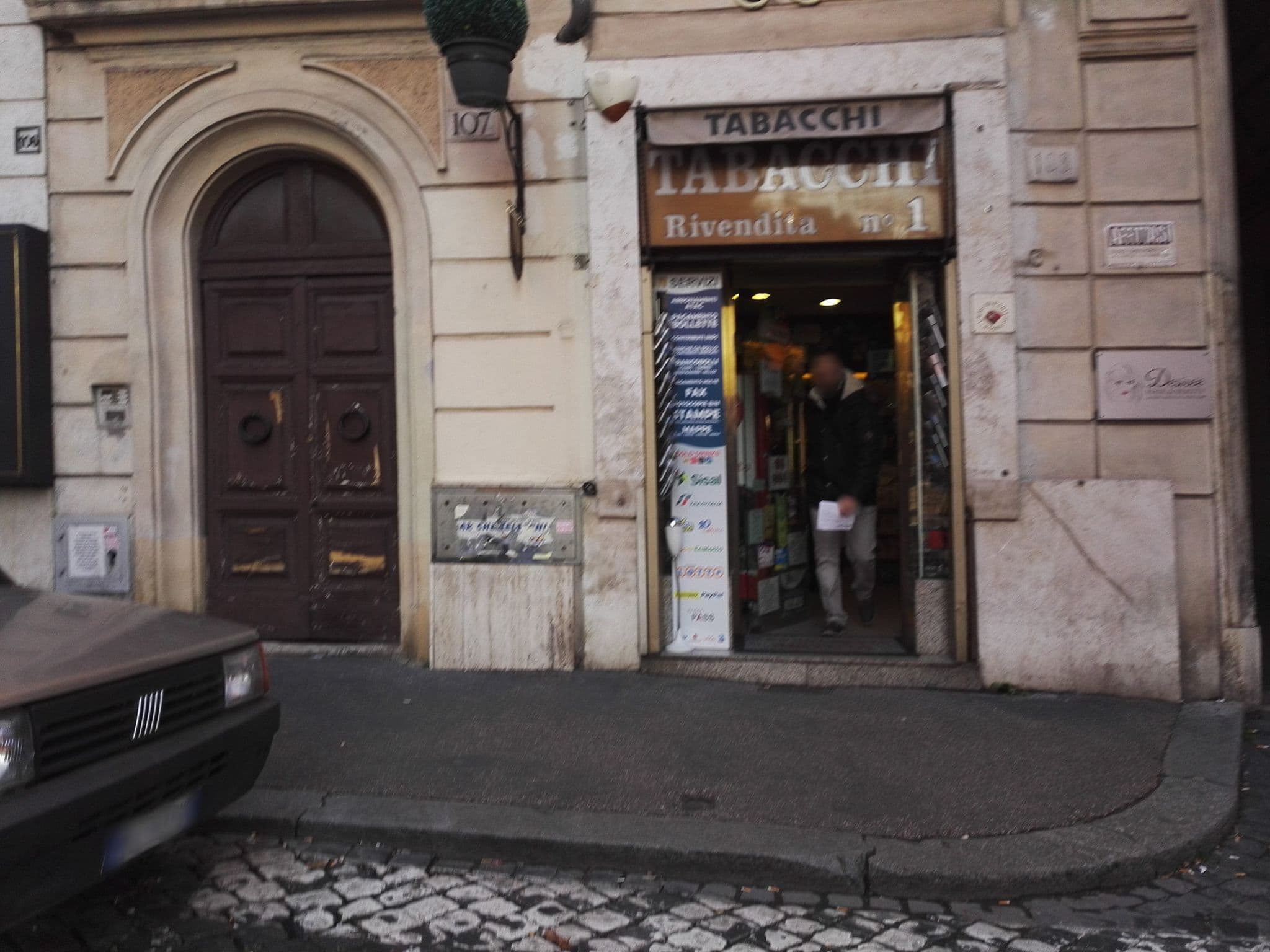 Street view near Mister Bed, Ludovisi — © marcuscalabresus (CC BY-SA · Mapillary)