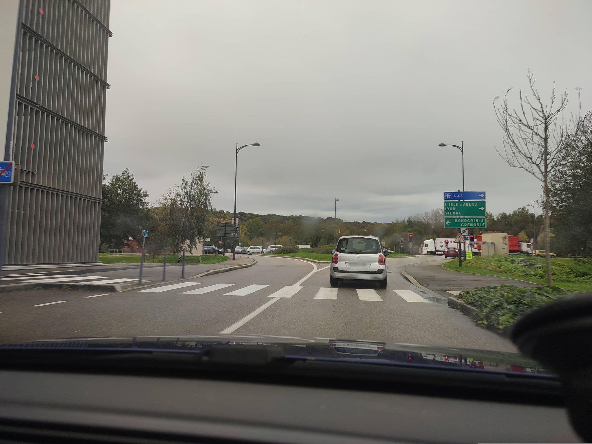 Street view near Ibis Bourgoin Jallieu Medipole, Domarin — © VincentCoq (CC BY-SA · Mapillary)