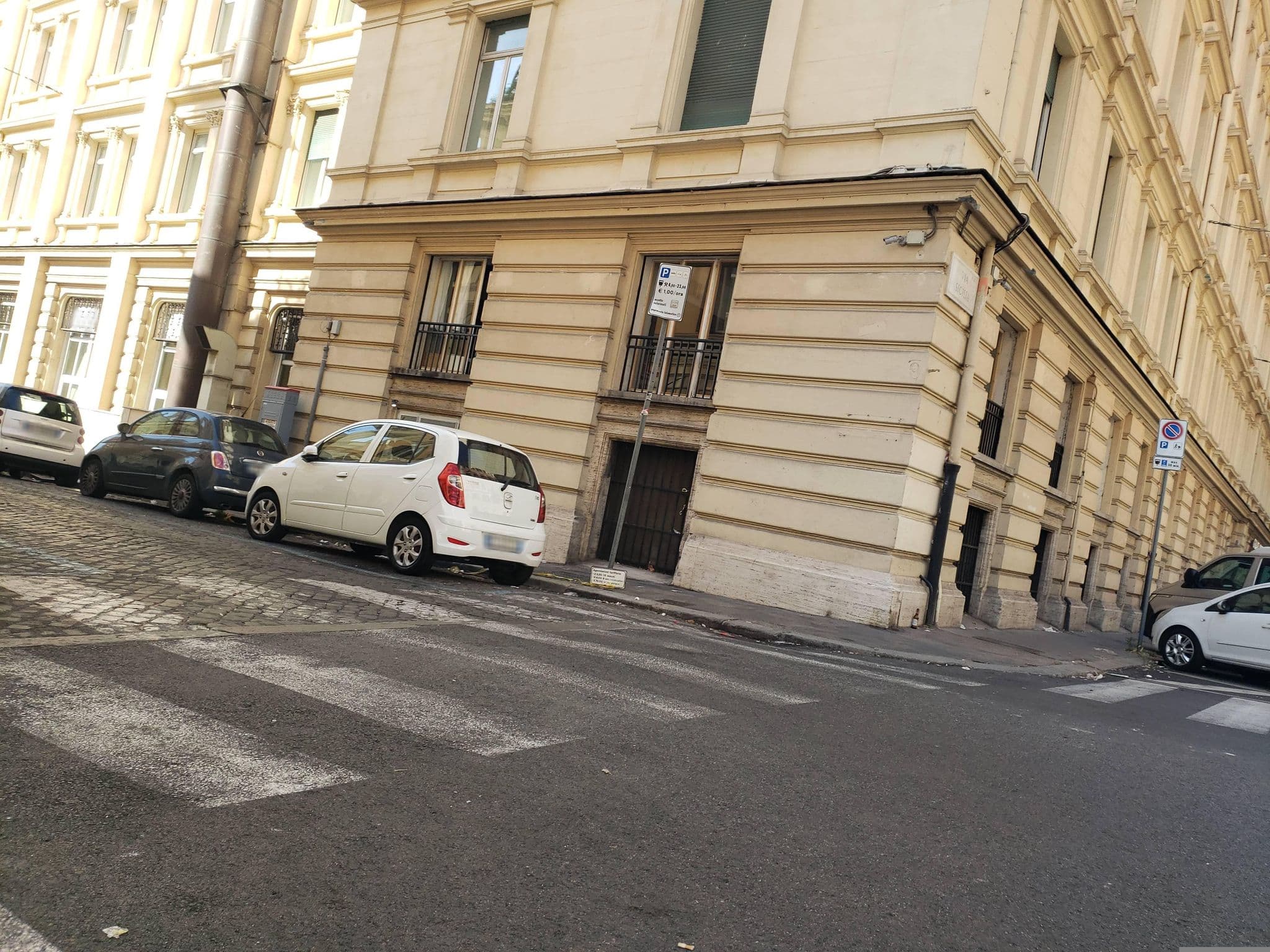 Street view near Sicilia Hotel Rome, Ludovisi — © mapfool (CC BY-SA · Mapillary)