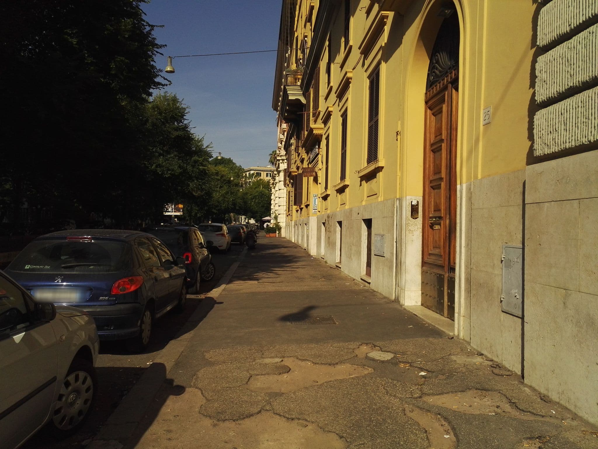 Street view near Chroma Tessera Hotel, Castro Pretorio — © marcuscalabresus (CC BY-SA · Mapillary)