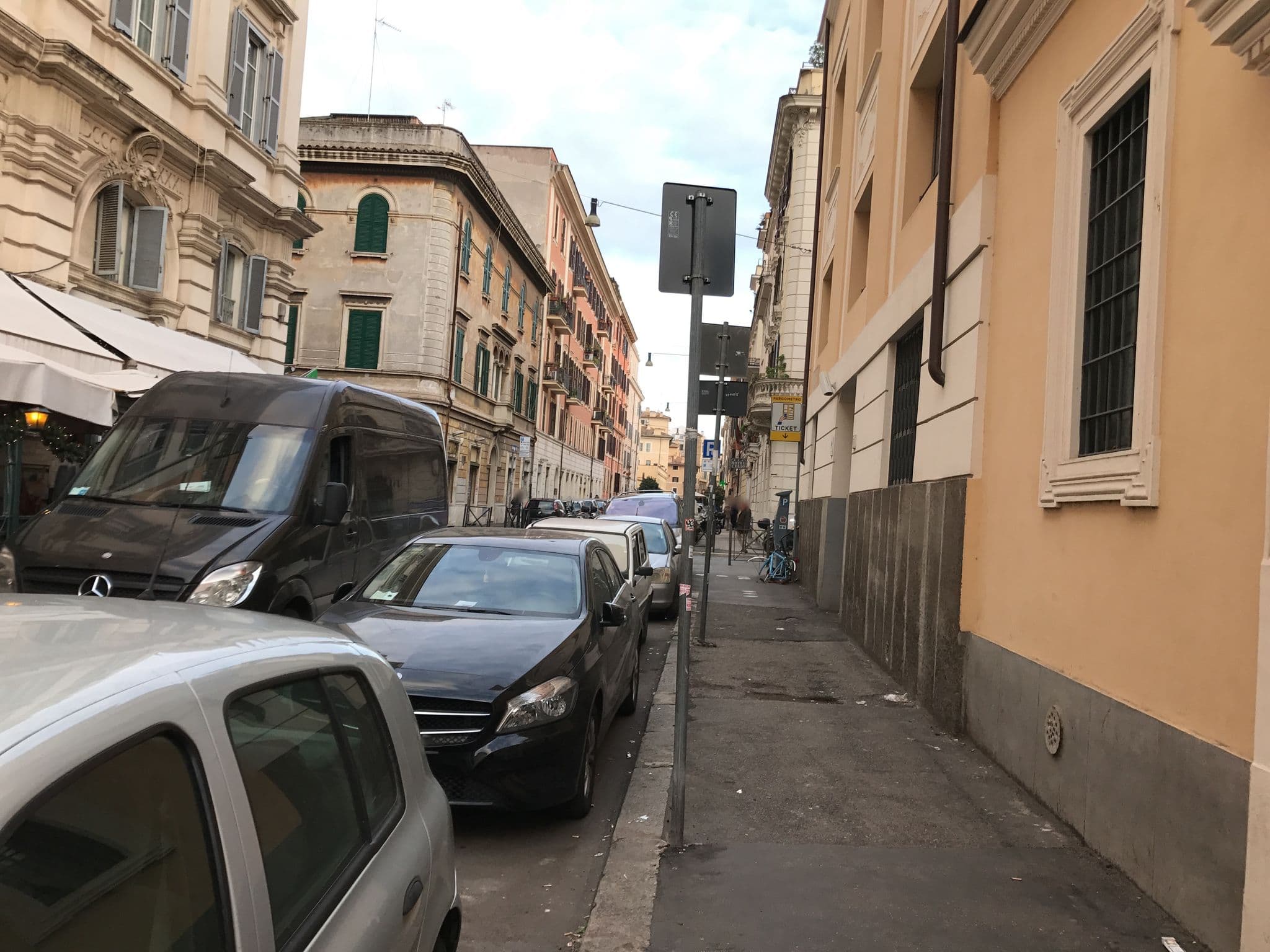 Street view near Santi Quattro Al Colosseo Bed & Breakfast Rome, Celio — © fundacja_geolife (CC BY-SA · Mapillary)
