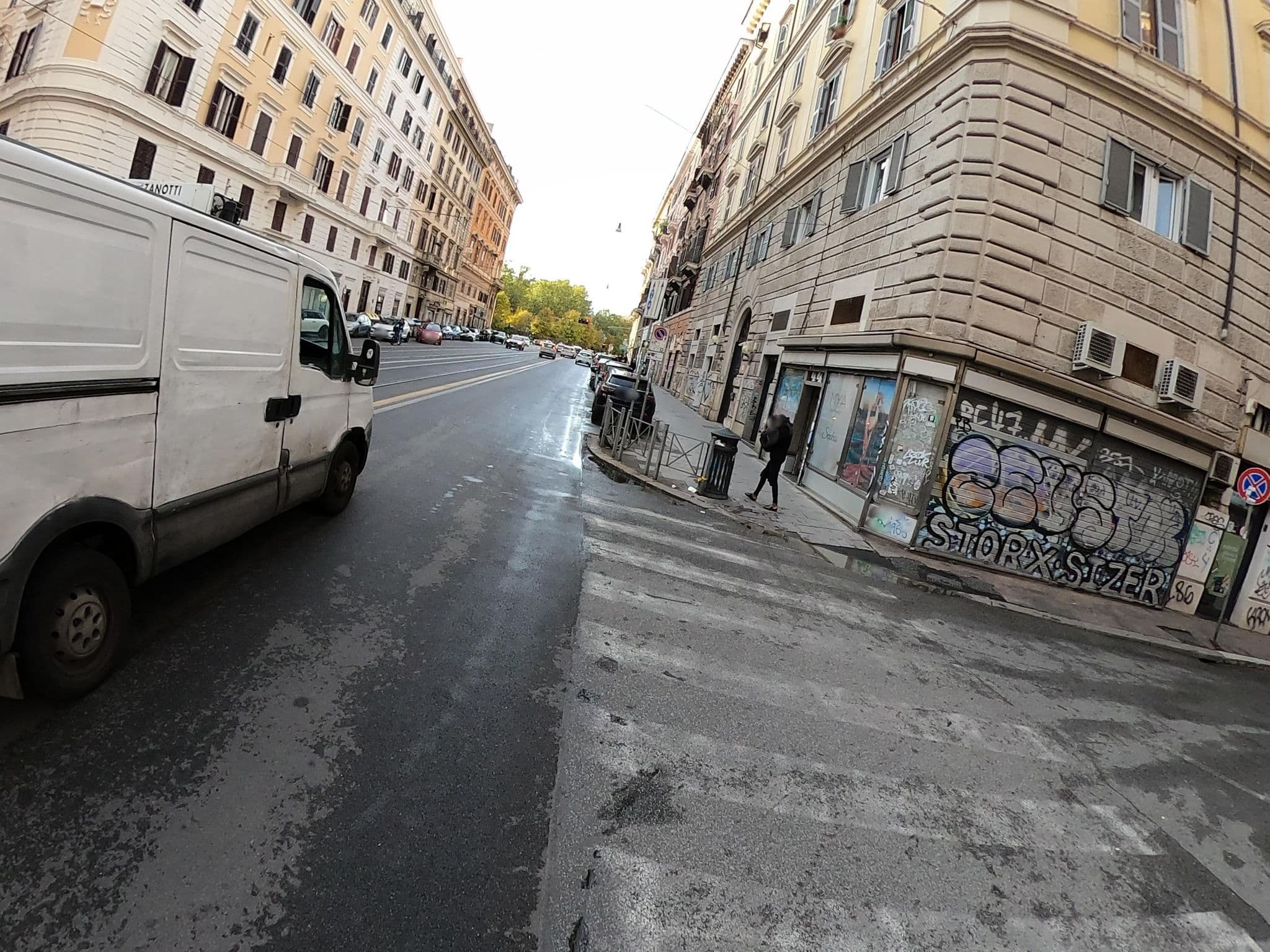 Street view near Euroroma SAS, Rome — © alesarrett (CC BY-SA · Mapillary)