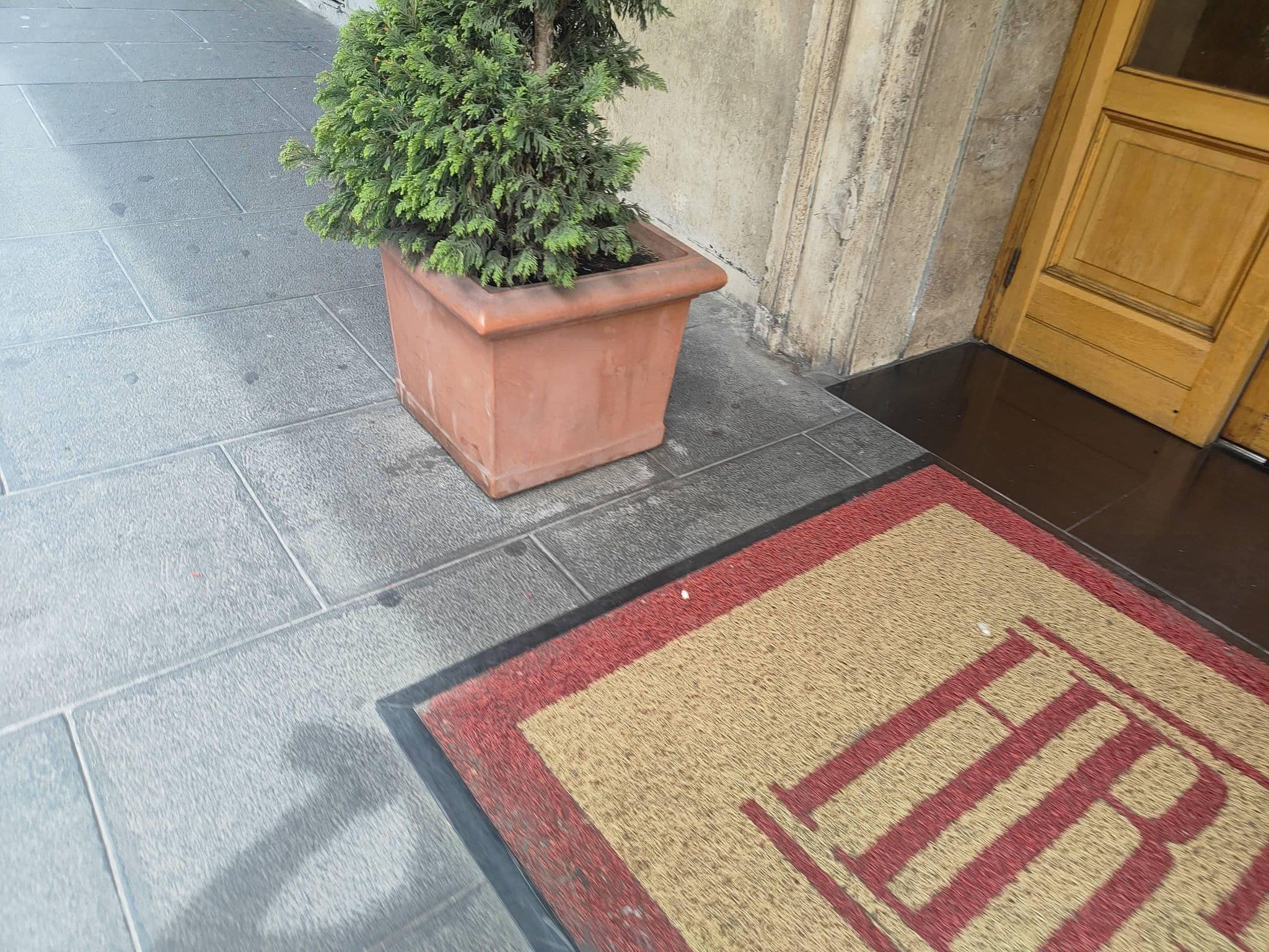 Street view near Società Per Az. Aziende Alberghiere Bettoja, Monti — © omfg_notpr (CC BY-SA · Mapillary)