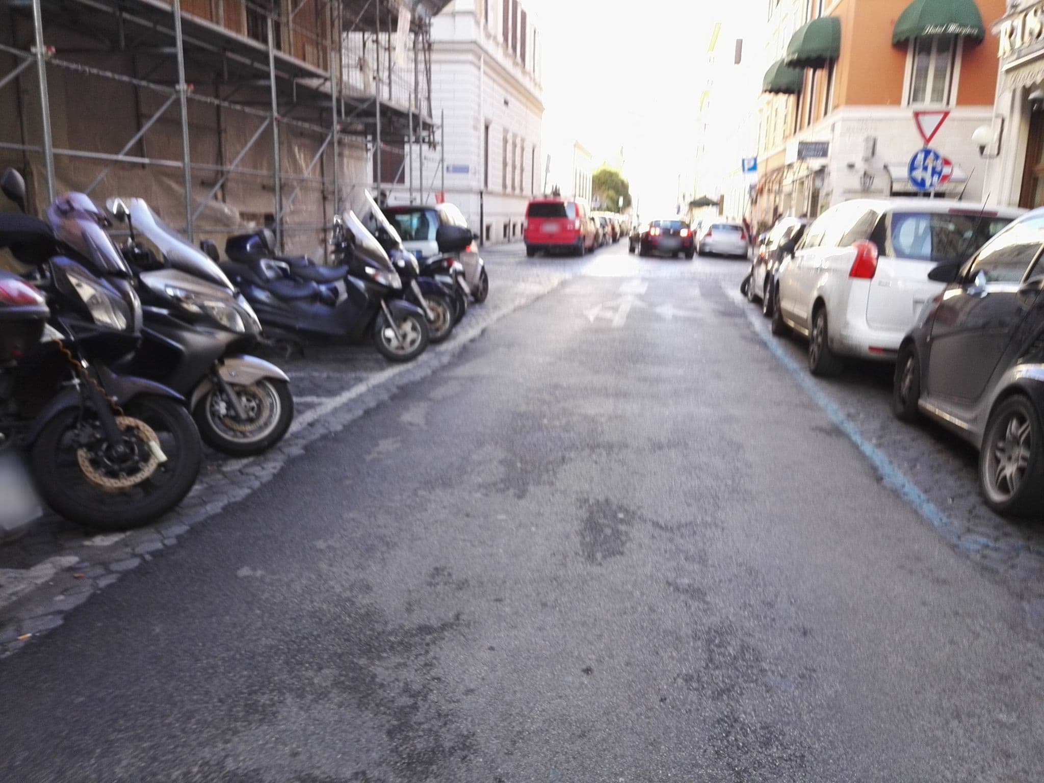 Street view near Hotel Roxena, Castro Pretorio — © marcuscalabresus (CC BY-SA · Mapillary)