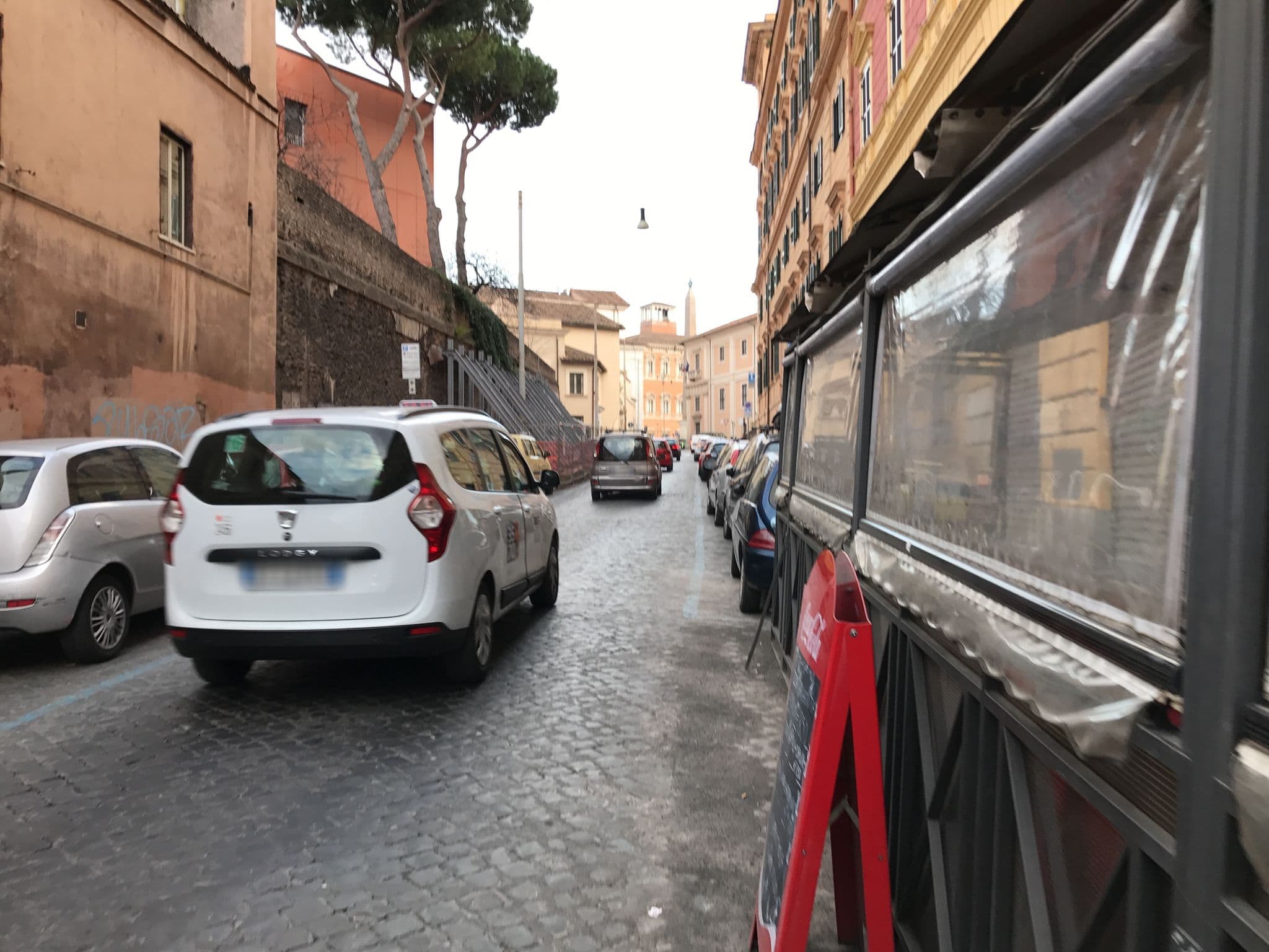 Street view near Feliz in Rome, Celio — © fundacja_geolife (CC BY-SA · Mapillary)