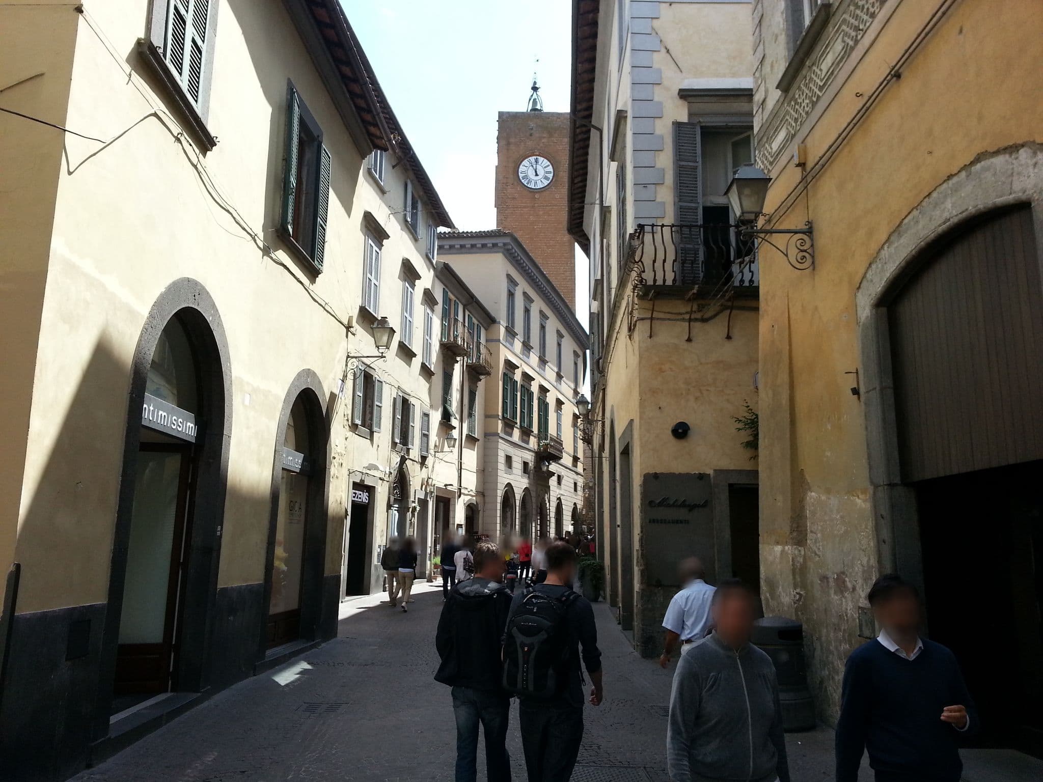 Street view near Urbevetus, Orvieto — © bluescreen (CC BY-SA · Mapillary)