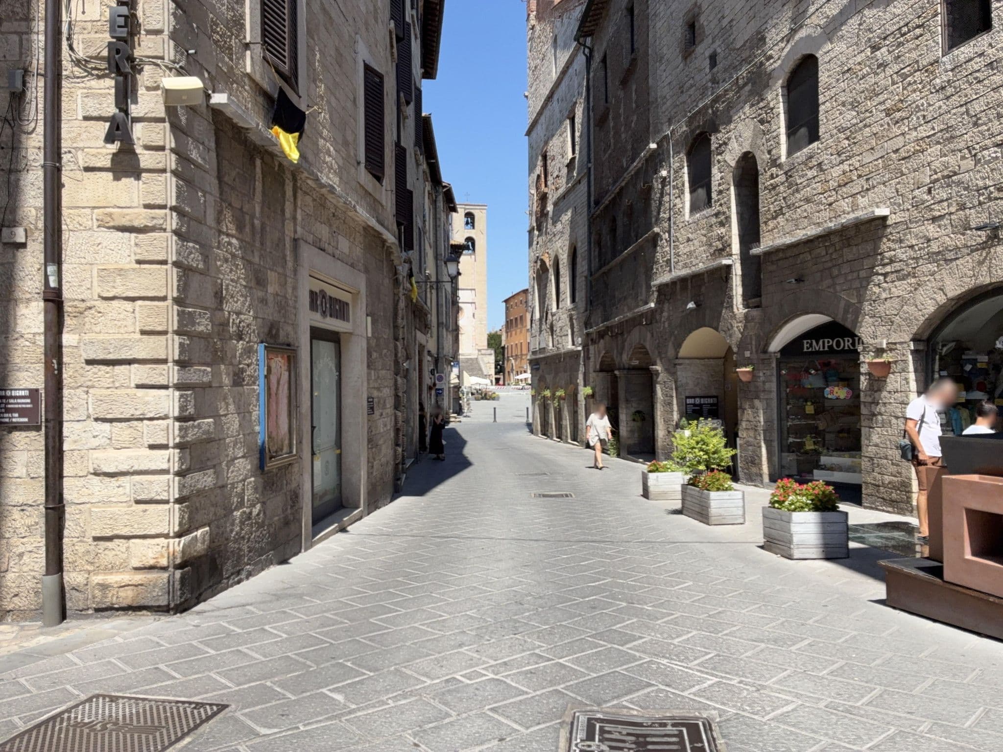 Street view near villa sobrano country house, Todi — © panbauletto (CC BY-SA · Mapillary)